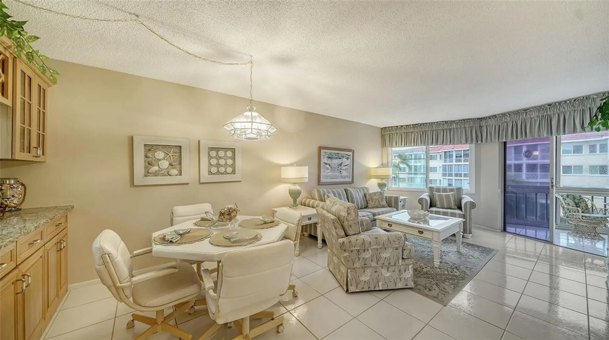 Property Slideshow image 4 of 77 | 1250 n portofino dr # 305mar, Sarasota, FL, 34242