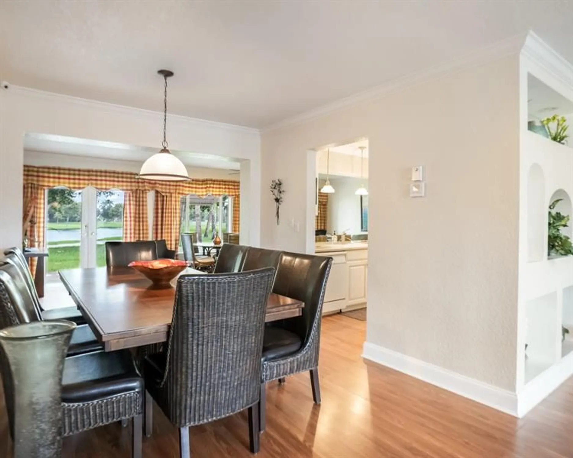 Property Slideshow image 26 of 42 | 4513 nw 43rd ter, Tamarac, FL, 33319