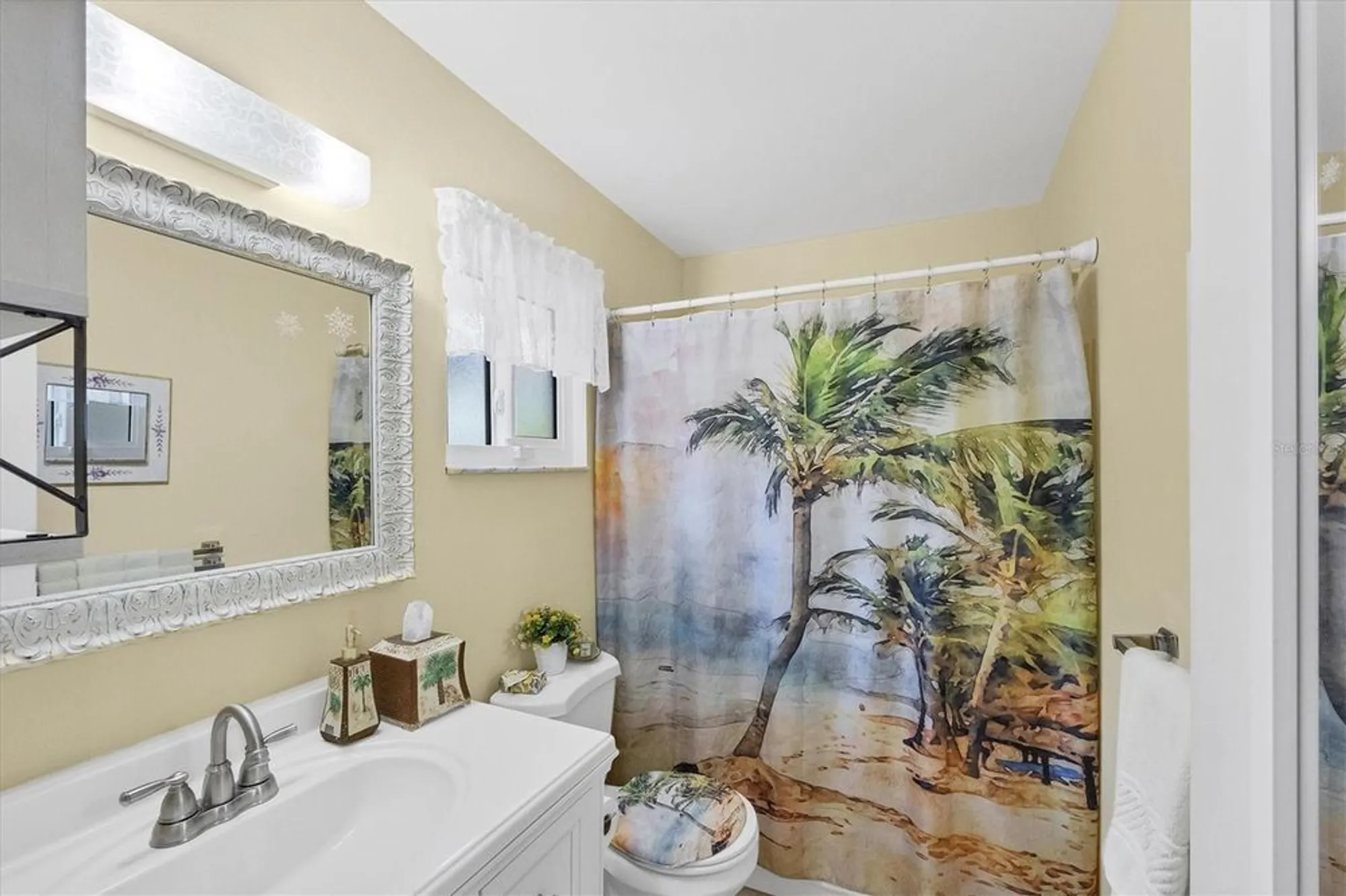 Property Slideshow image 17 of 31 | 3990 overlook bnd 19, Sarasota, FL, 34232