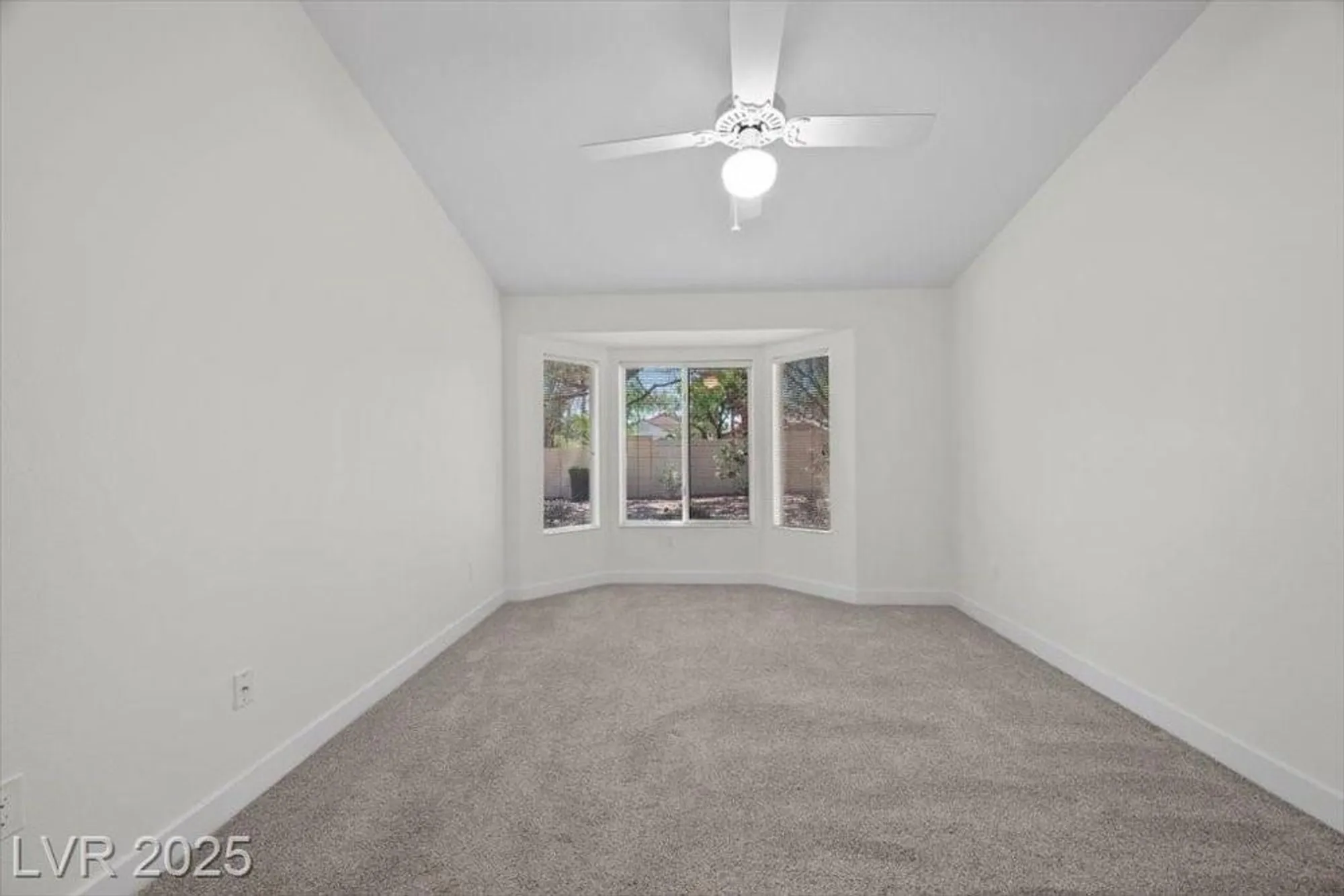Property Slideshow image 15 of 27 | 2216 spring water dr, Las Vegas, NV, 89134