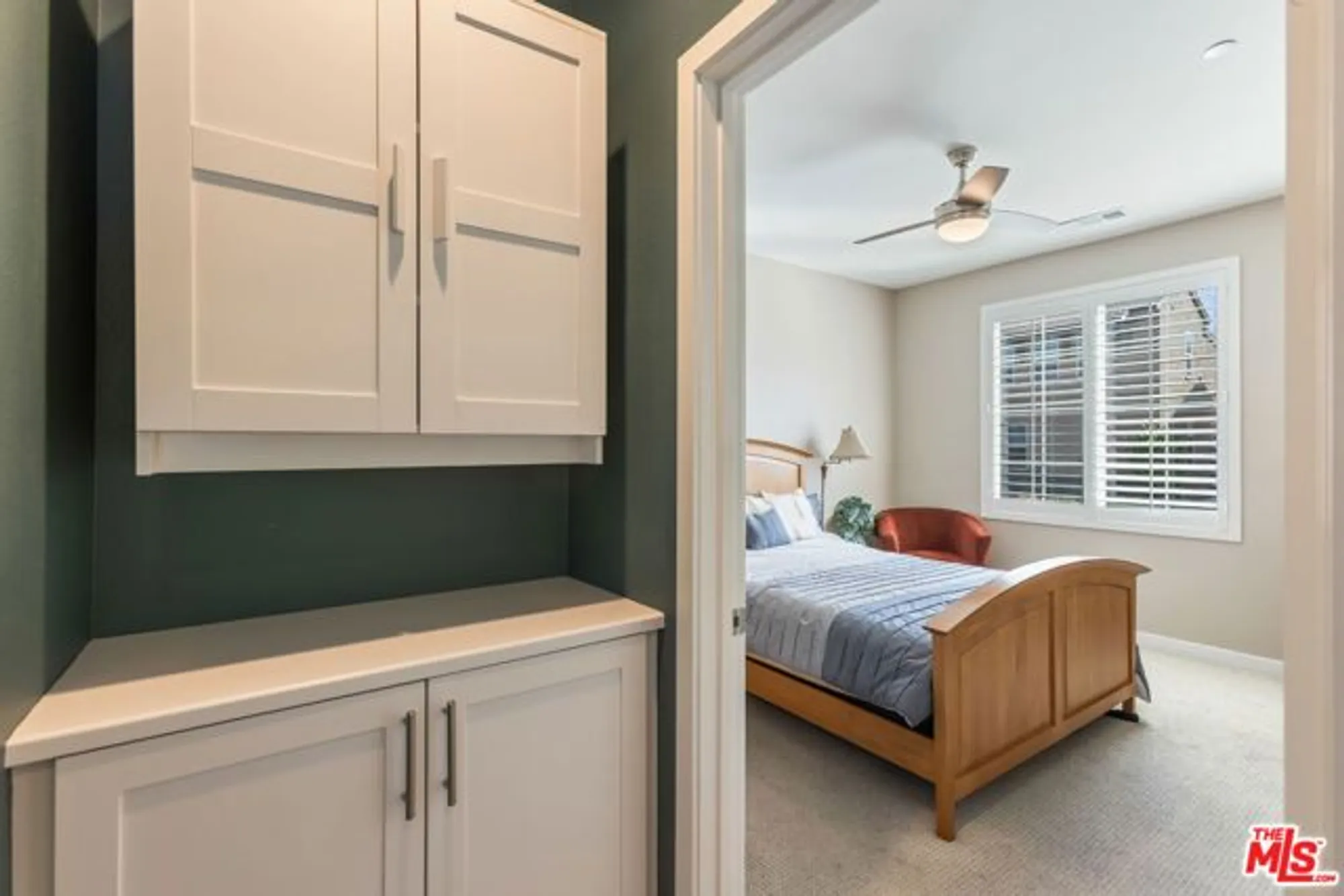 Property Slideshow image 24 of 33 | 25105 citron ln, Canyon Country, CA, 91387