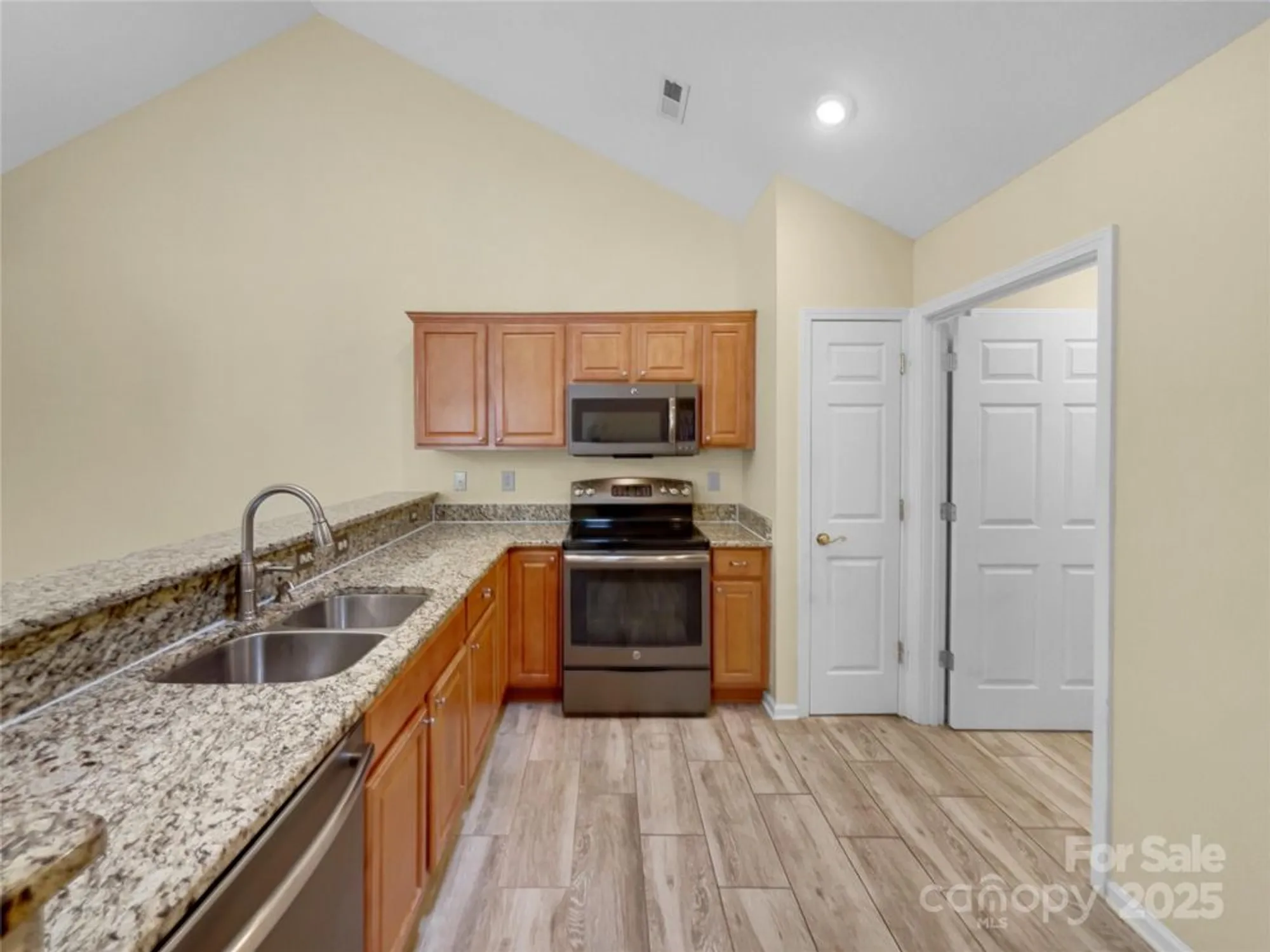 Property Slideshow image 6 of 20 | 2905 polo view ln, Matthews, NC, 28105