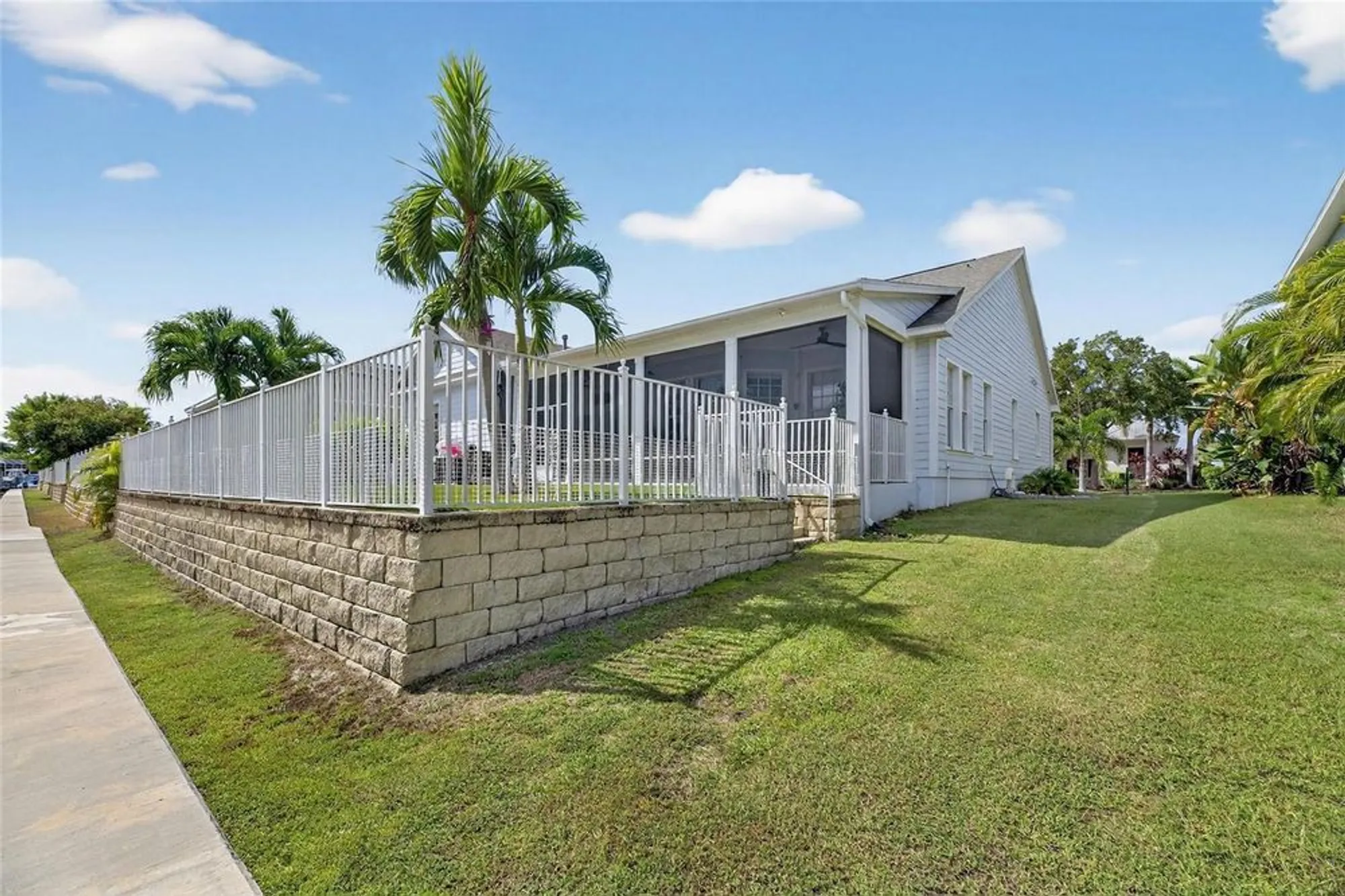 Property Slideshow image 60 of 66 | 526 islebay dr, Apollo Beach, FL, 33572
