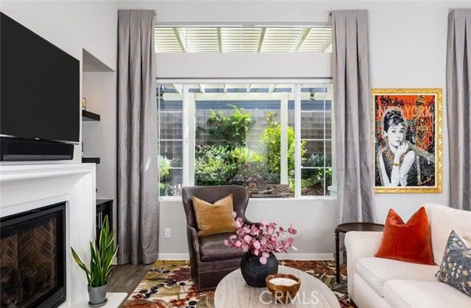 Property Slideshow image 7 of 43 | 25102 citron ln, Canyon Country, CA, 91387