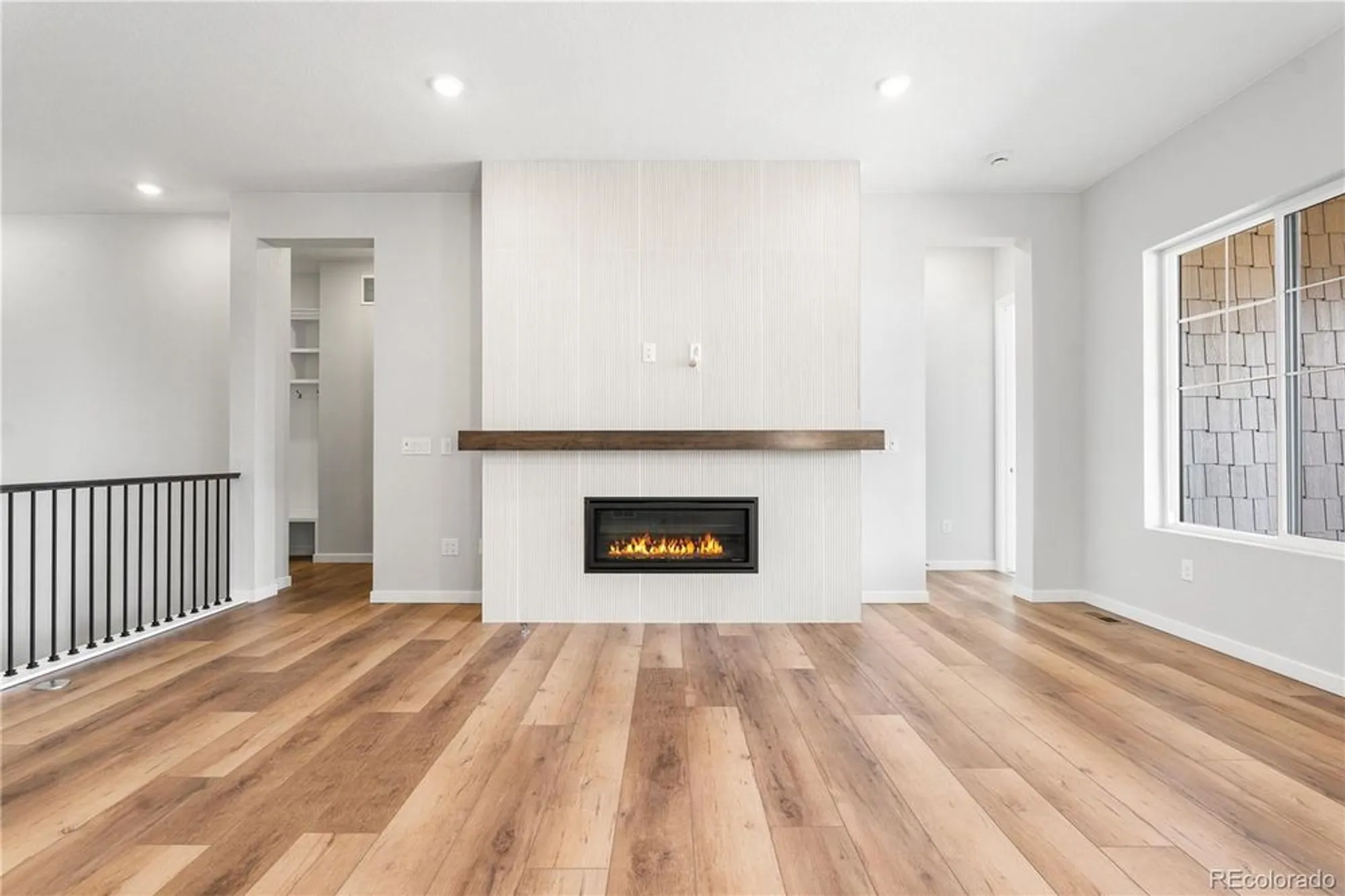 Property Slideshow image 12 of 33 | 11104 amber light cir, Littleton, CO, 80125