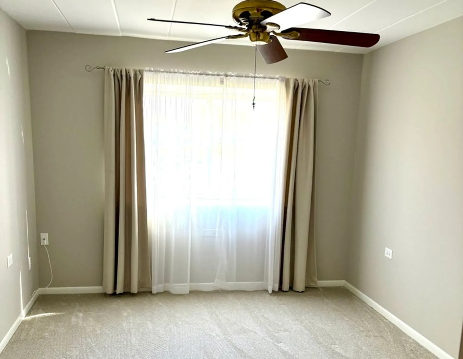 Property Slideshow image 11 of 18 | , Downers Grove, IL, 60515