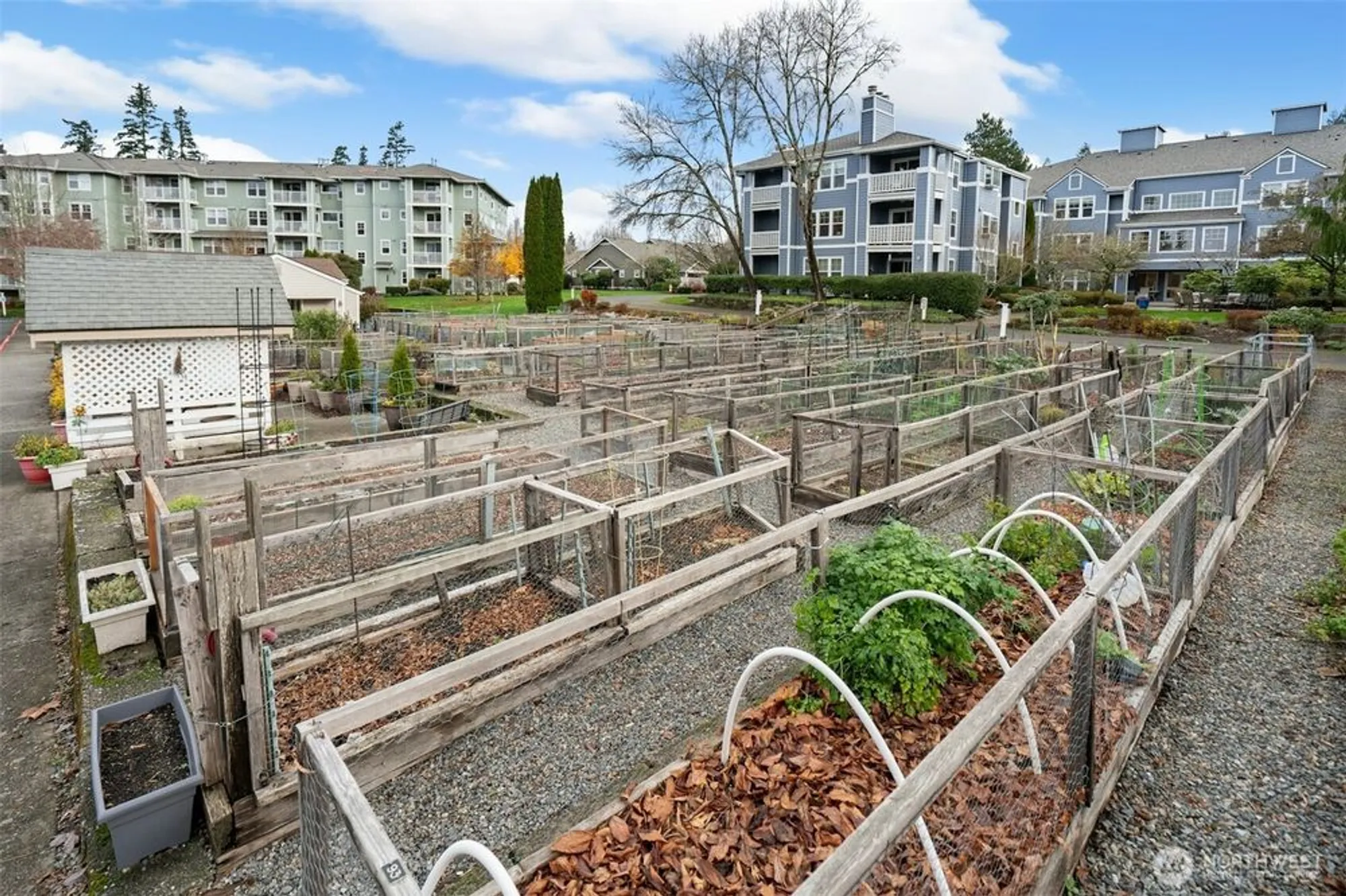 Property Slideshow image 28 of 31 | 22535 se highland cir 206, Issaquah, WA, 98029