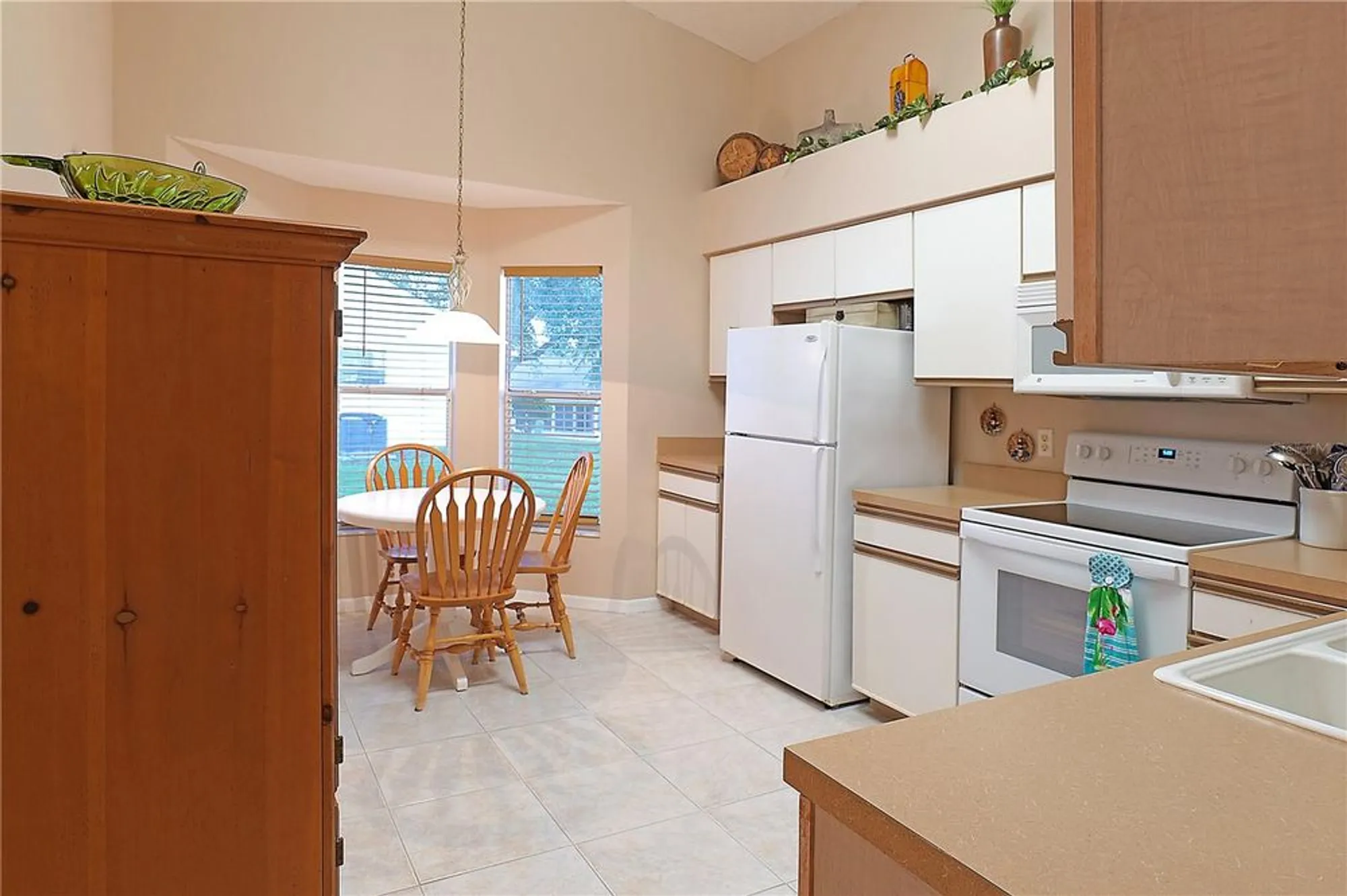 Property Slideshow image 12 of 47 | 25327 temple ct, Leesburg, FL, 34748
