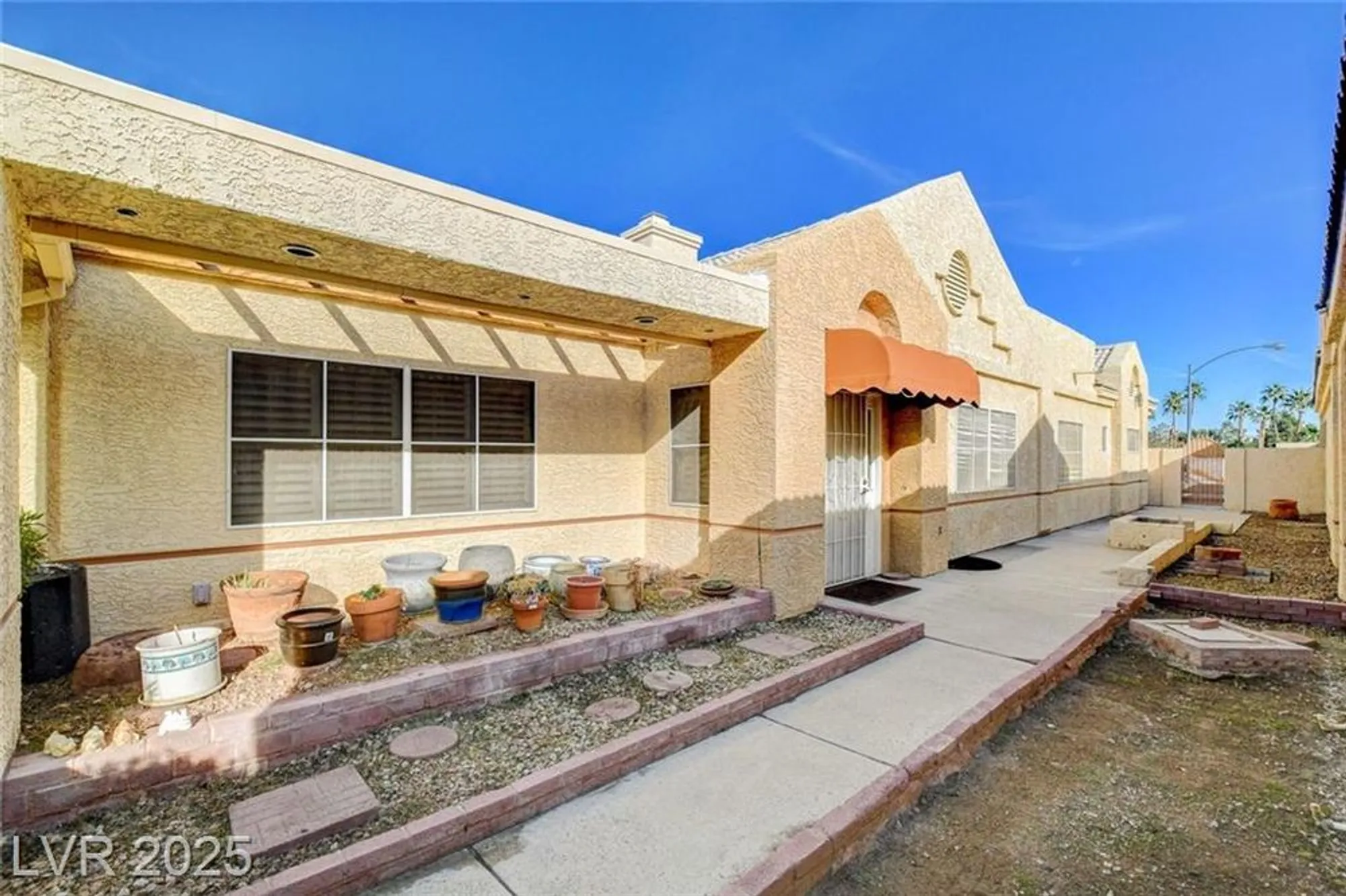 Property Slideshow image 4 of 63 | 352 mill hollow rd, Las Vegas, NV, 89107