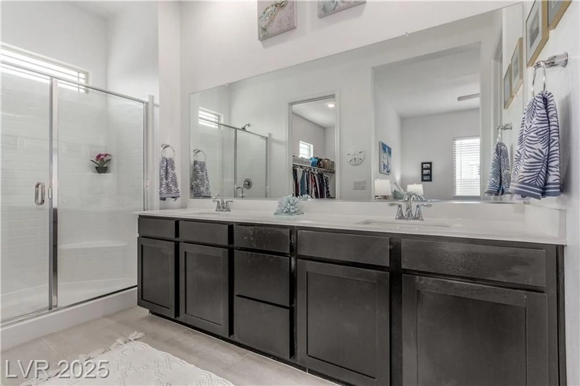 Property Slideshow image 19 of 43 | 905 belleforte ln, Las Vegas, NV, 89138