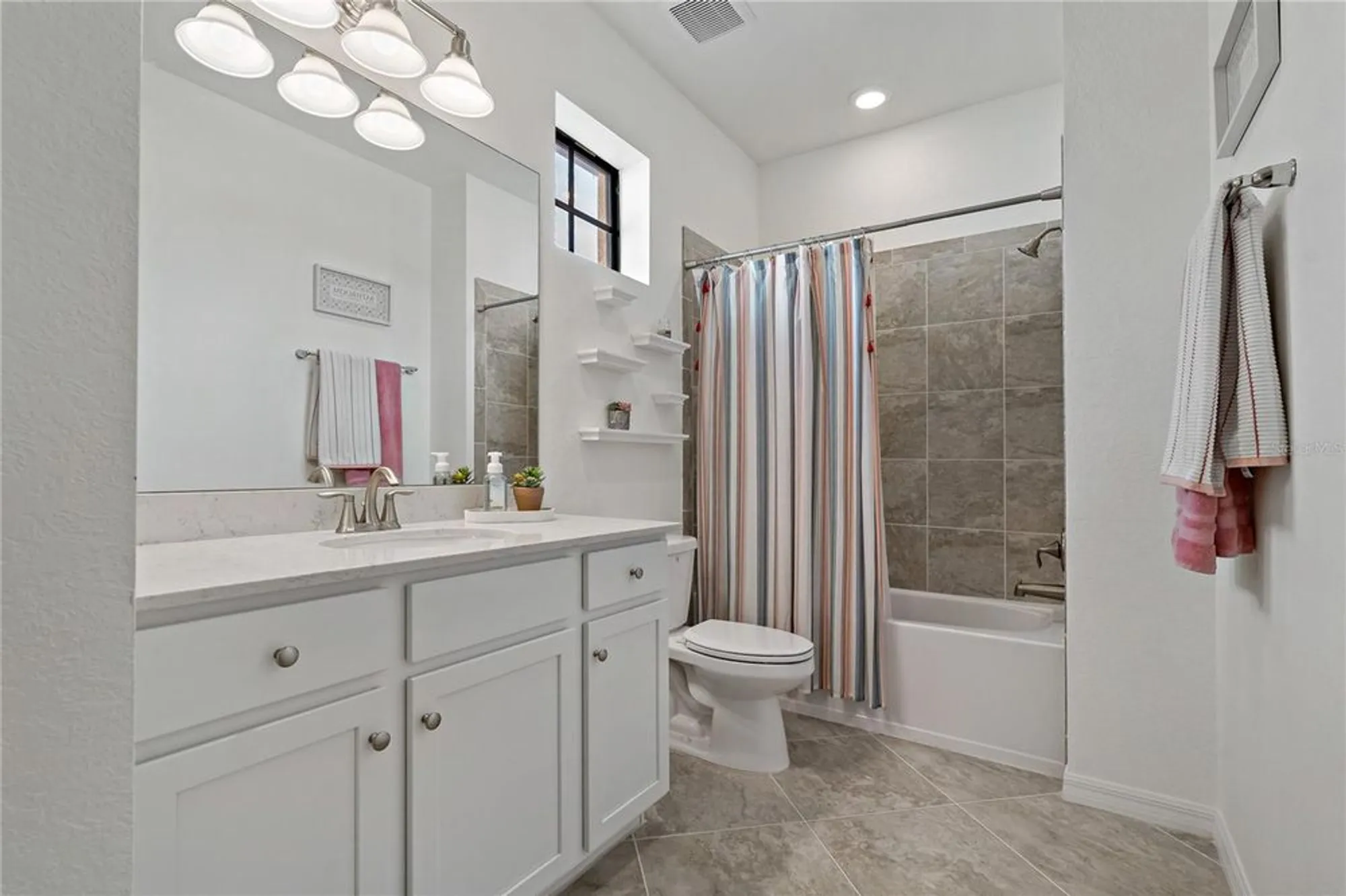 Property Slideshow image 25 of 67 | 23189 banbury way 203, Venice, FL, 34293