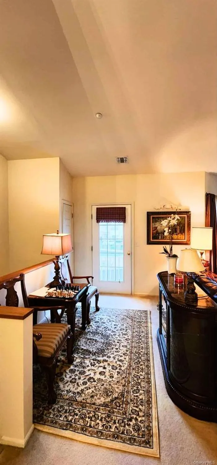 Property Slideshow image 11 of 25 | 512 narragansett villas dr, Lindenhurst, NY, 11757