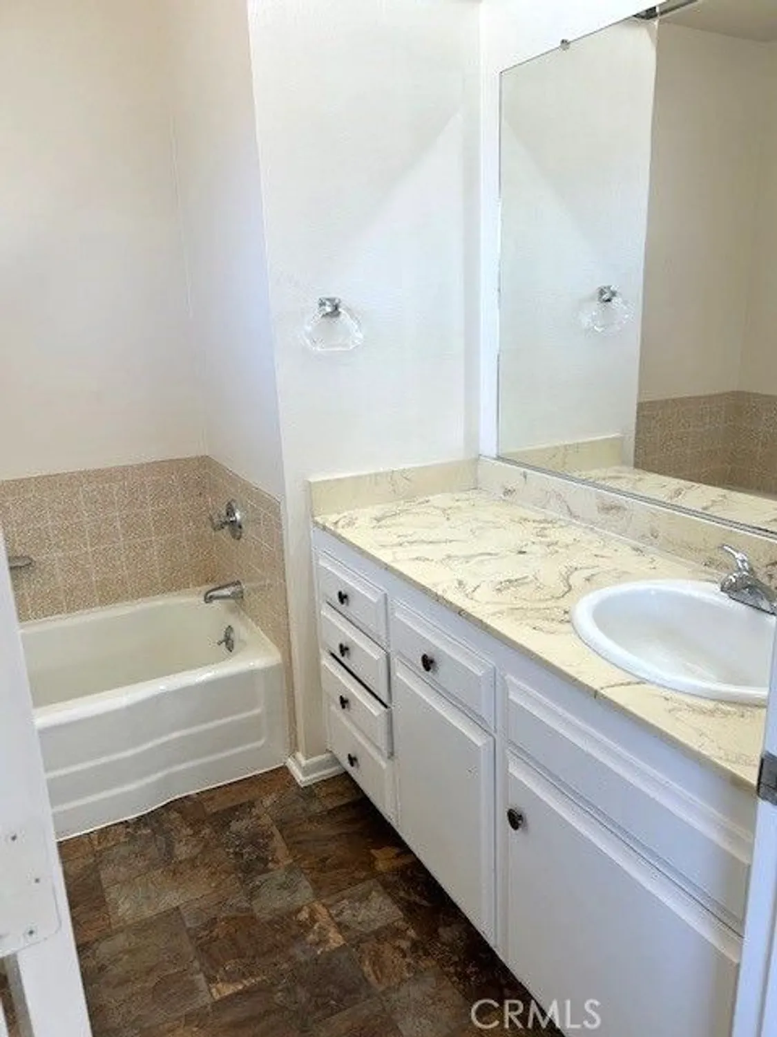 Property Slideshow image 8 of 16 | 681 shasta way, Hemet, CA, 92543