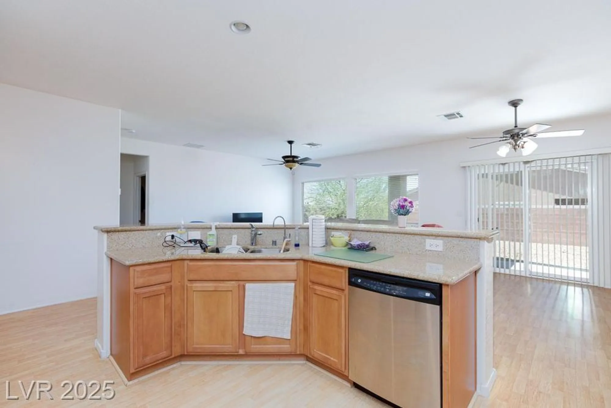 Property Slideshow image 22 of 33 | 7716 homing pigeon st, North Las Vegas, NV, 89084
