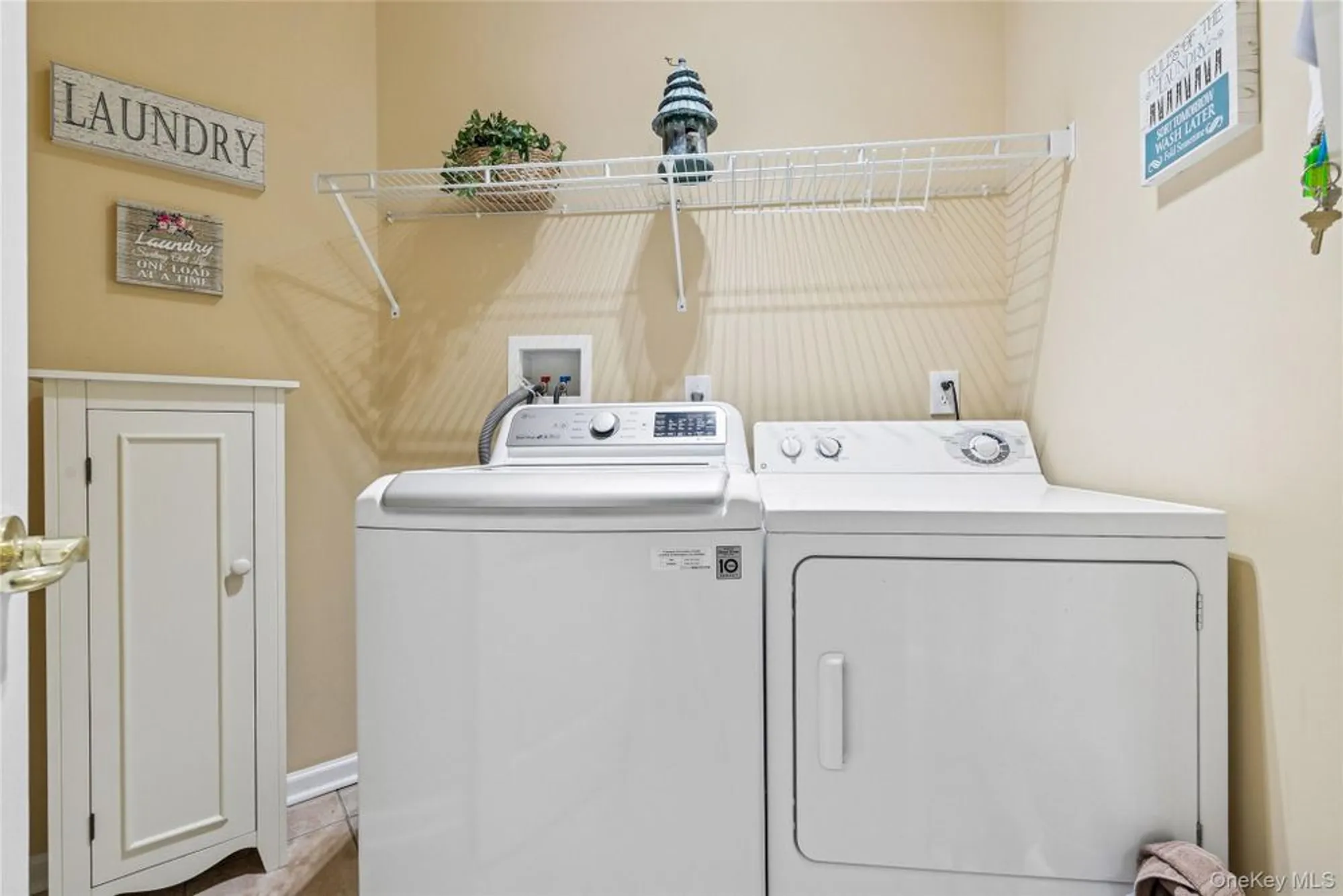 Property Slideshow image 32 of 40 | 25 louden loop, Mount Sinai, NY, 11766