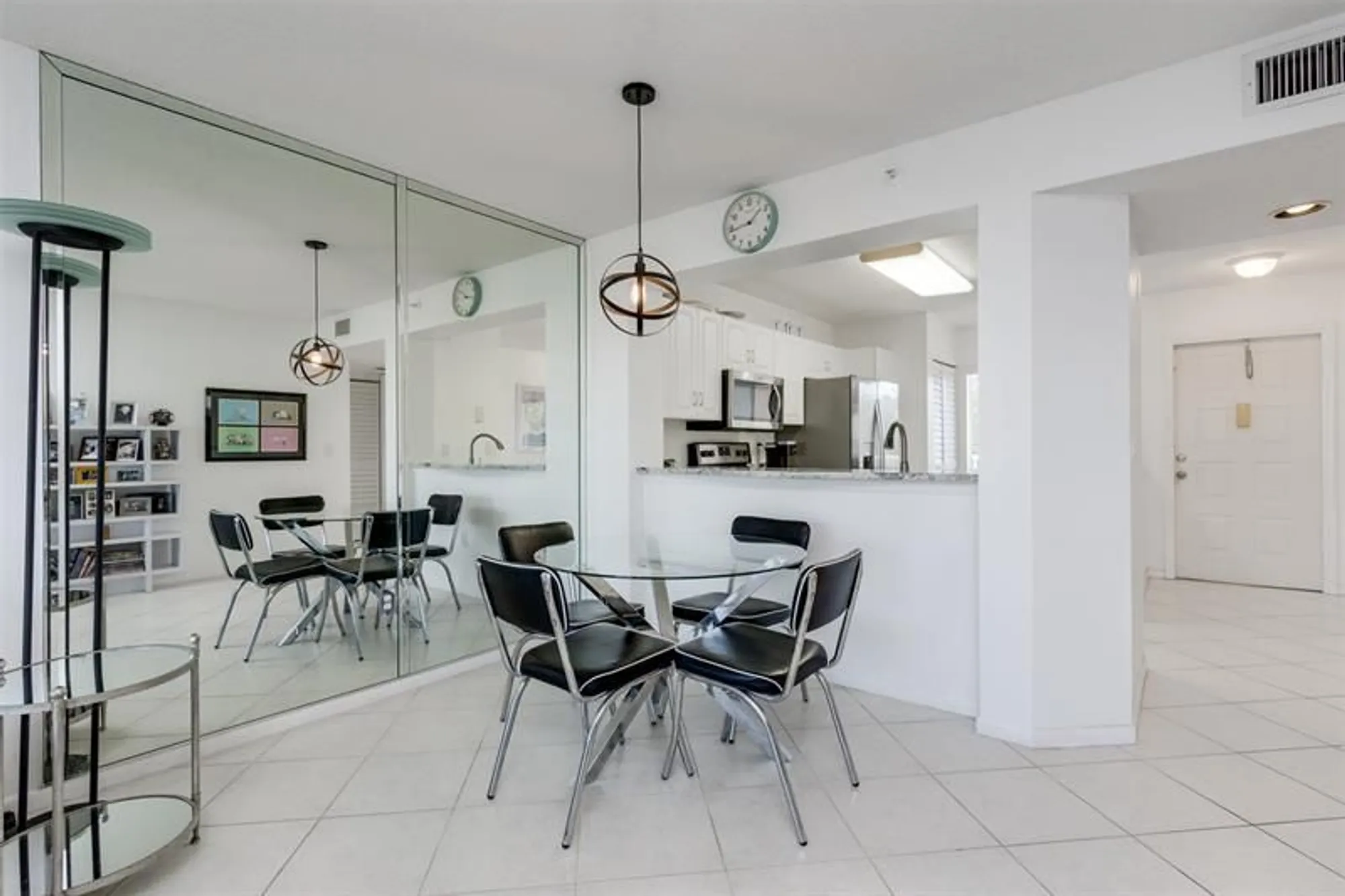 Property Slideshow image 7 of 39 | 9537 weldon cir apt 404, Fort Lauderdale, FL, 33321