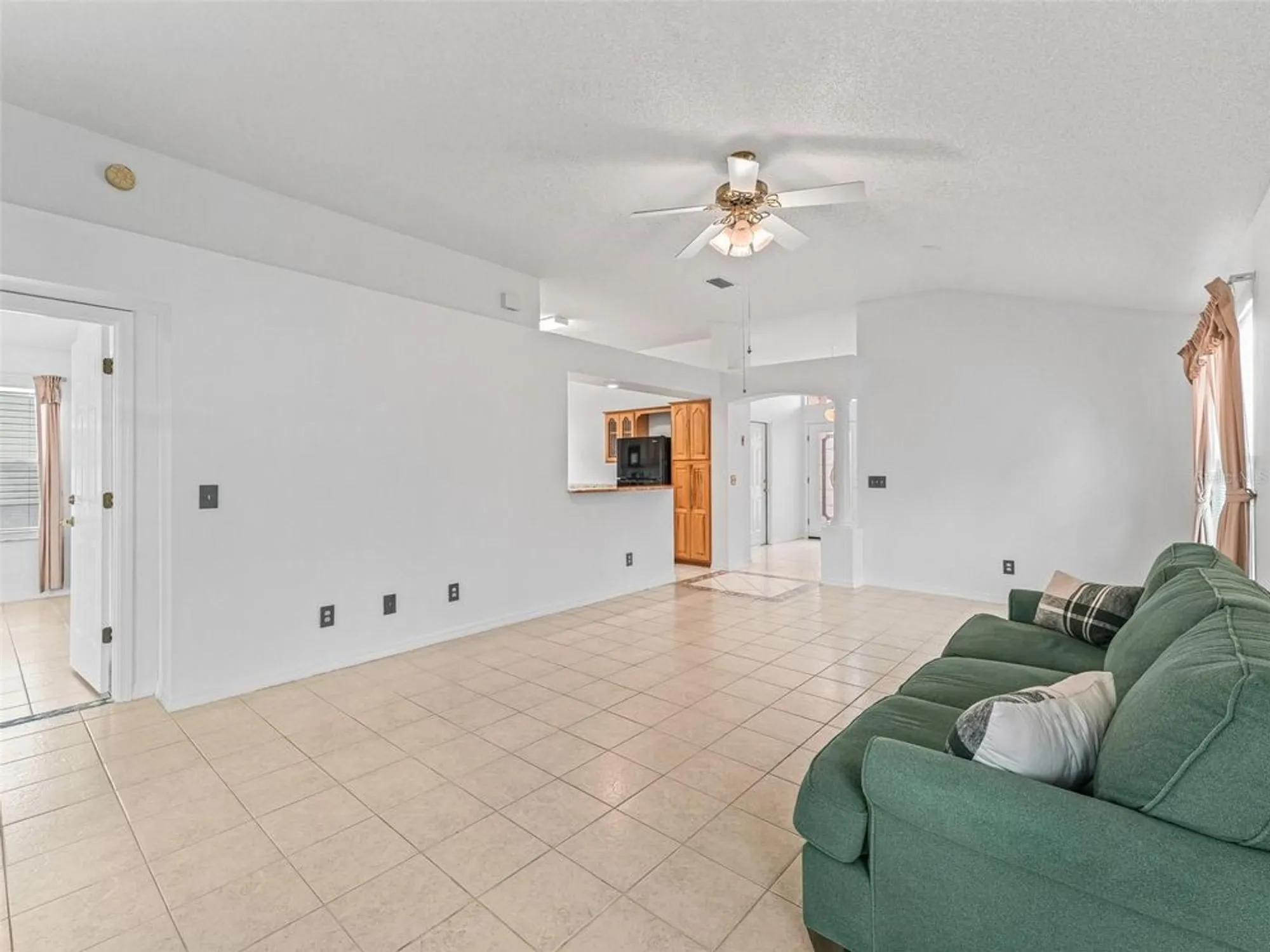 Property Slideshow image 13 of 42 | 1142 w boone ct, The Villages, FL, 32159