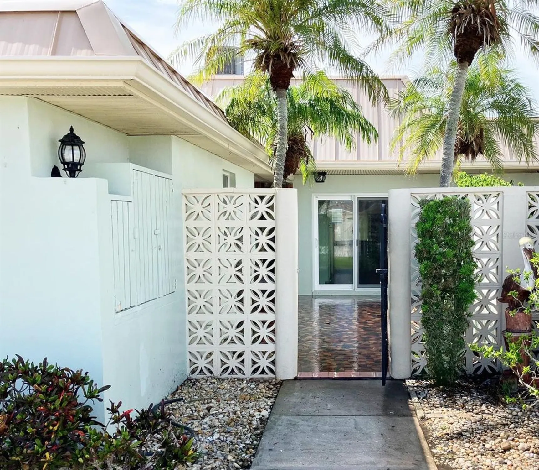 Property Slideshow image 2 of 17 | 628 boca ciega point blvd s, Saint Petersburg, FL, 33708