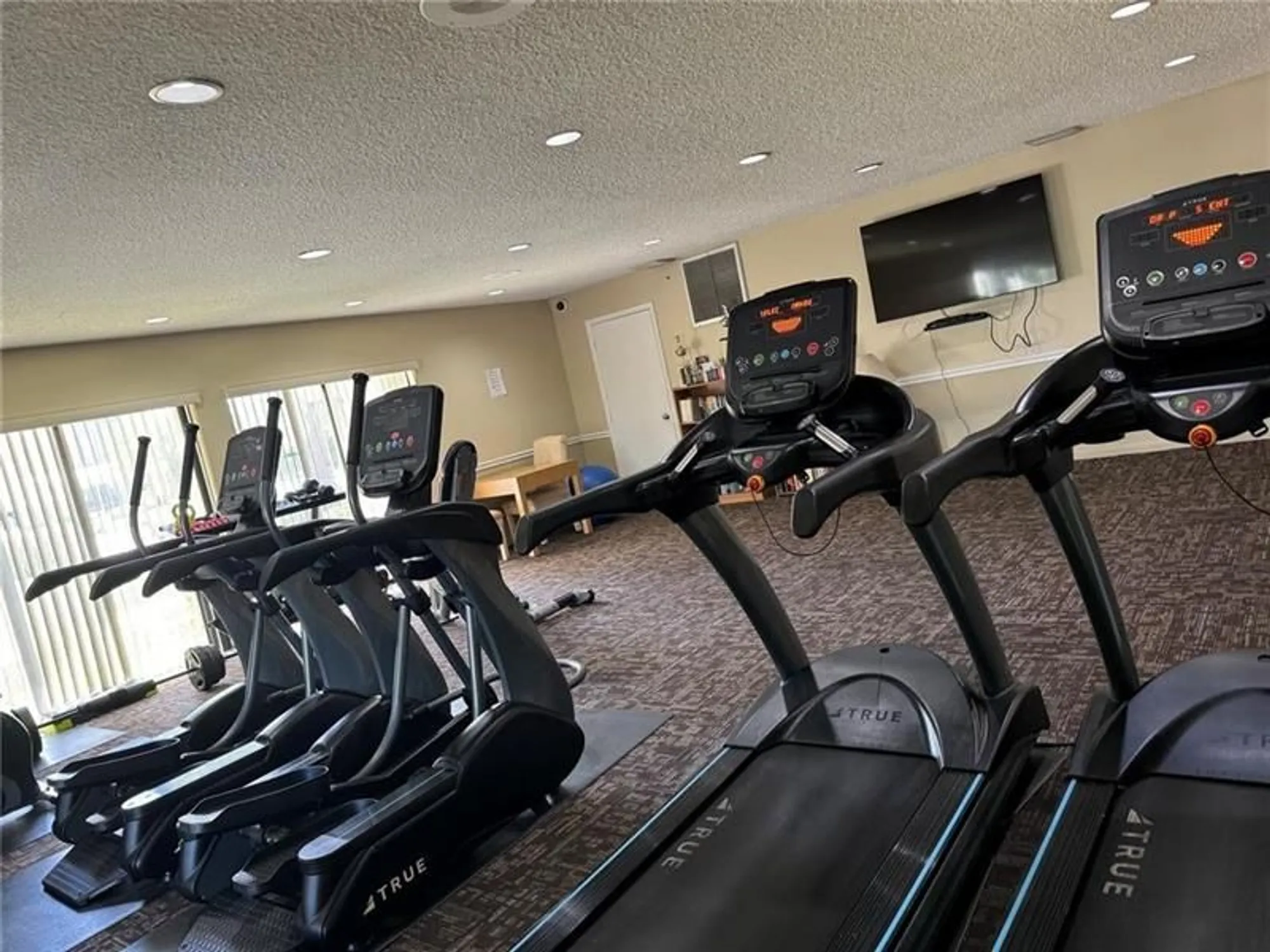 Property Slideshow image 19 of 22 | 8050 w mcnab rd 210, Tamarac, FL, 33321