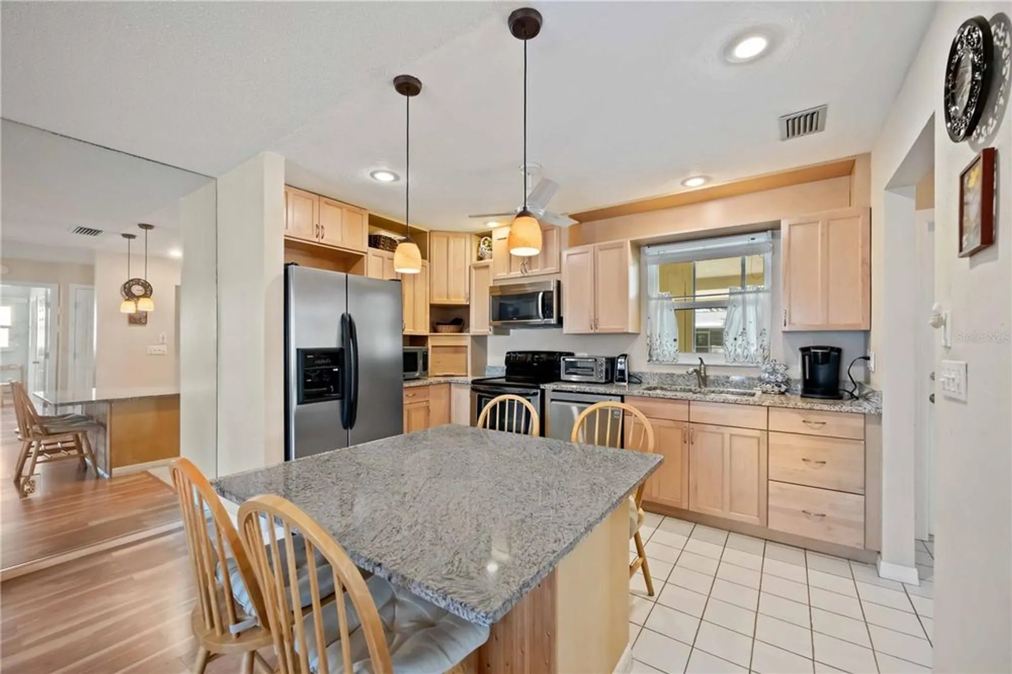 Property Slideshow image 11 of 51 | 3527 silver pine ct # 82, Sarasota, FL, 34231