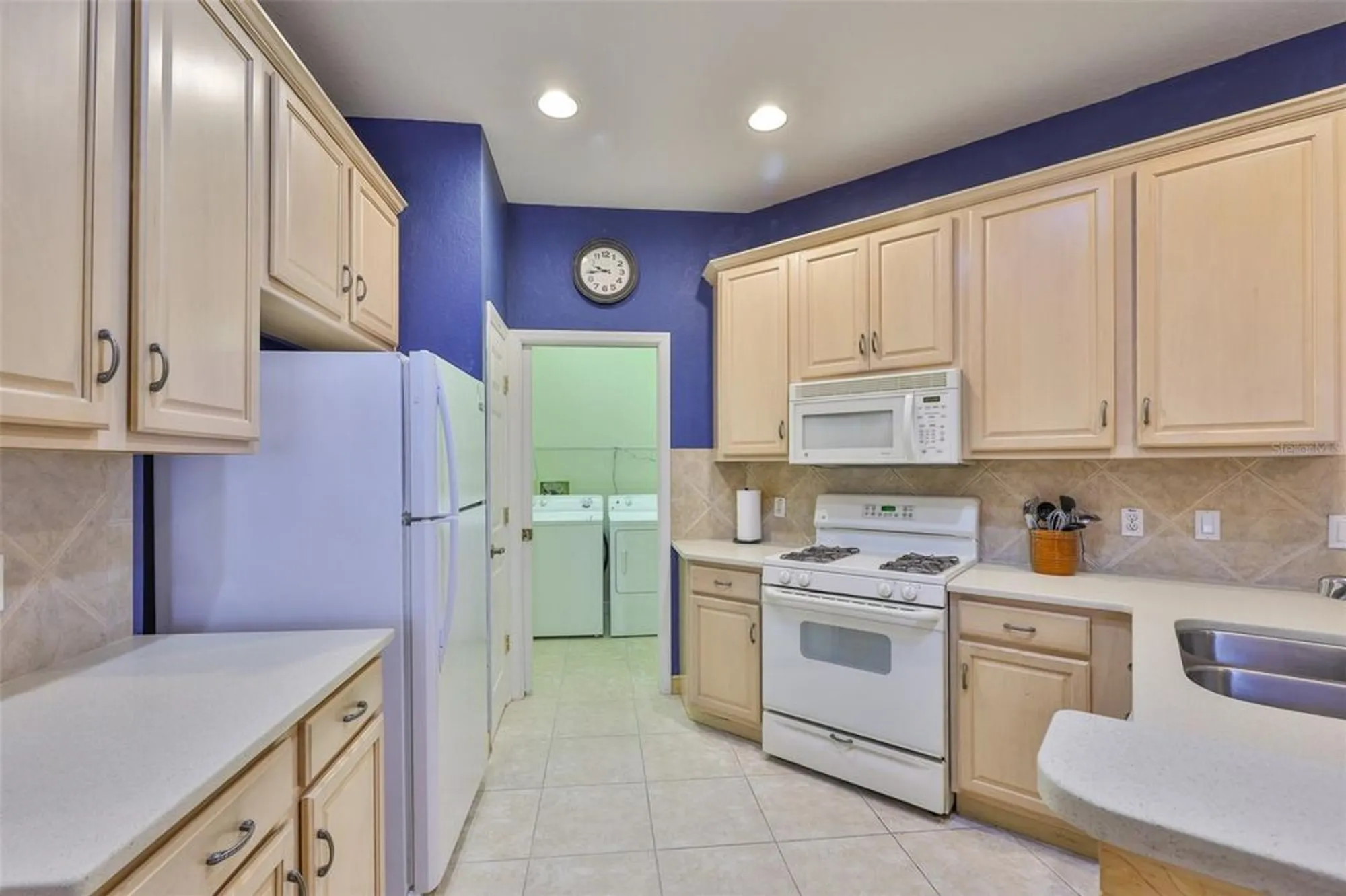 Property Slideshow image 15 of 61 | 2050 sifield greens way # 19, Sun City Center, FL, 33573