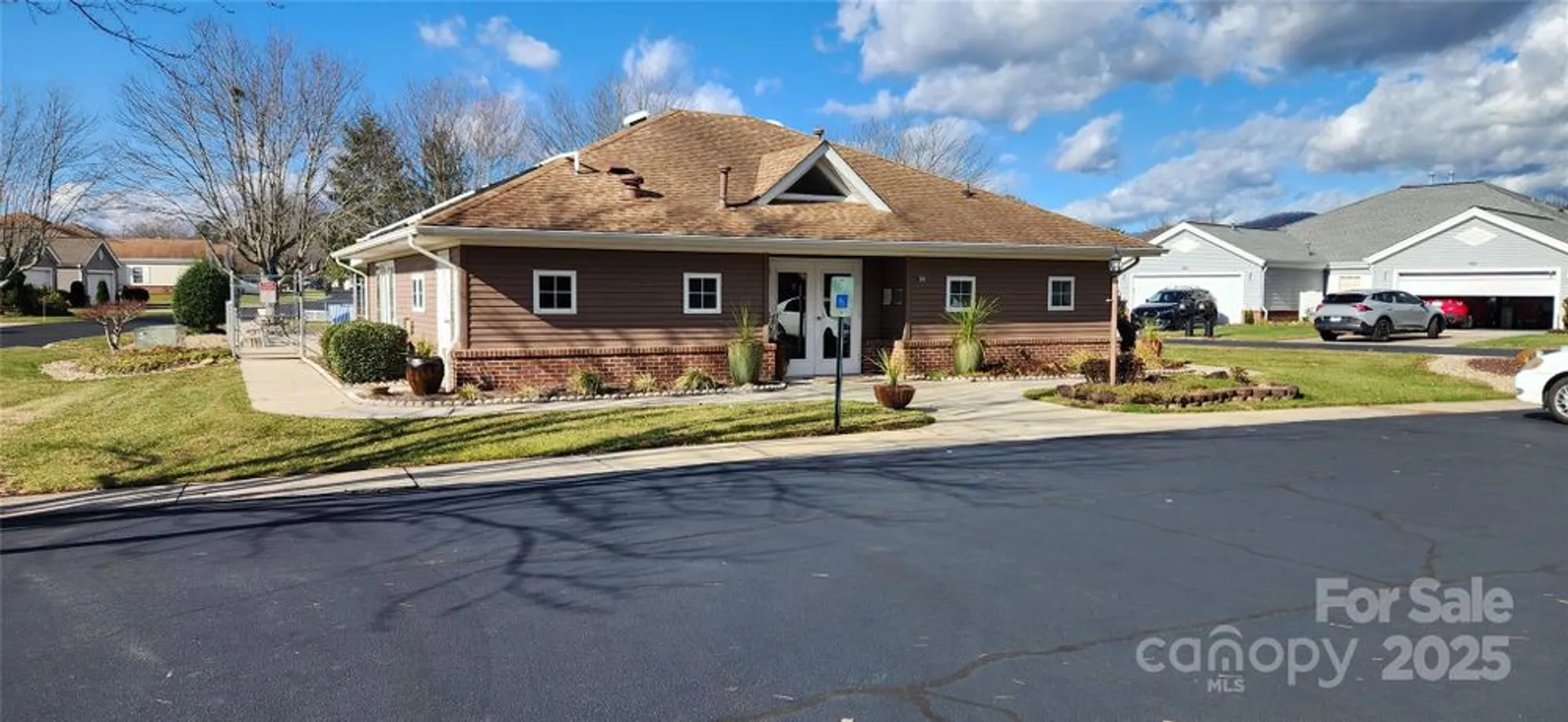 Property Slideshow image 33 of 40 | 11c heather way, Candler, NC, 28715