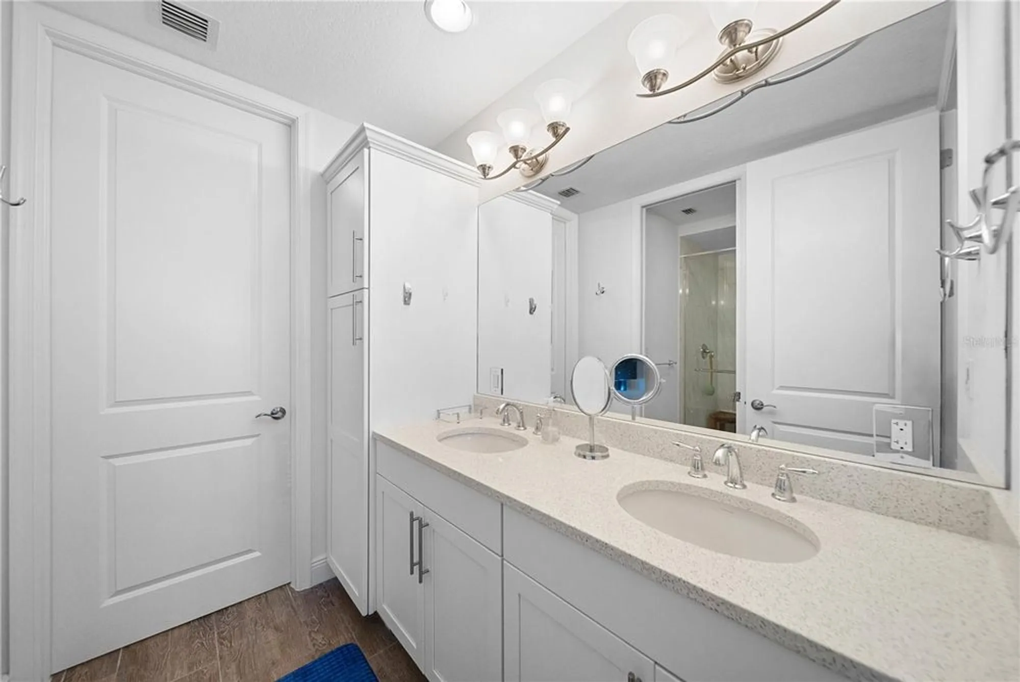 Property Slideshow image 24 of 72 | 391 aruba cir 303, Bradenton, FL, 34209