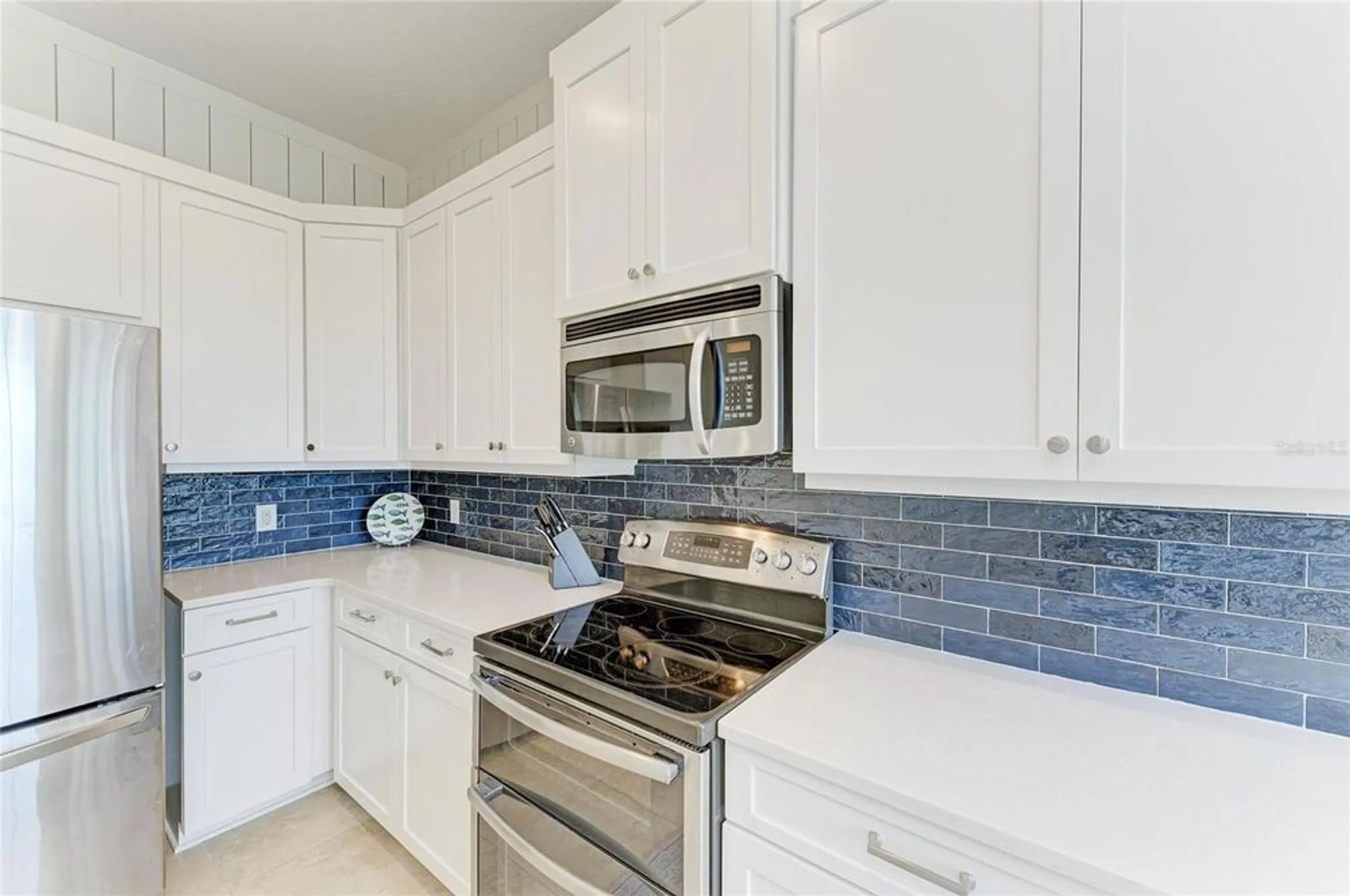 Property Slideshow image 18 of 100 | 258 sapphire lake dr unit 202, Bradenton, FL, 34209