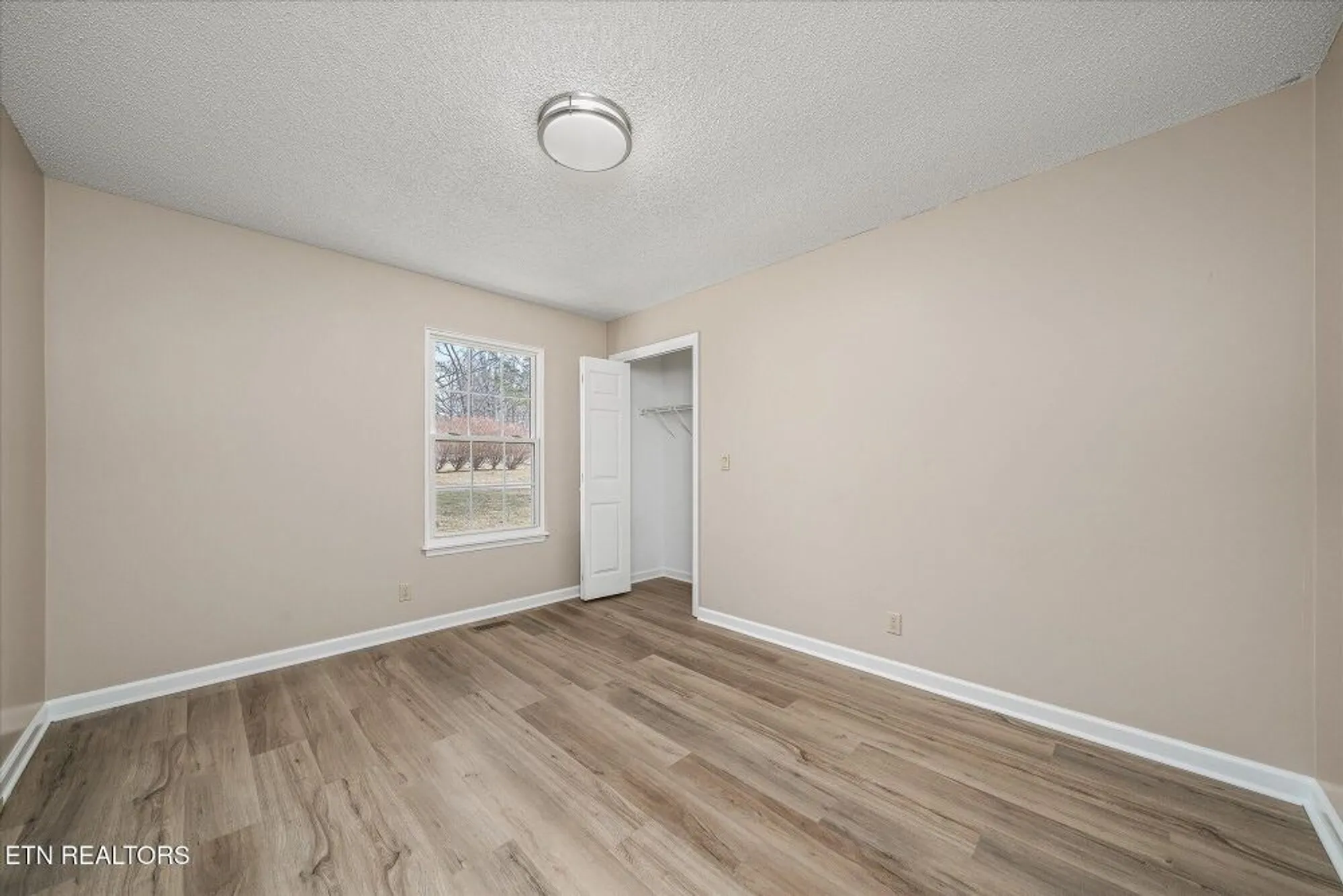 Property Slideshow image 19 of 48 | 112 gilford ter, Crossville, TN, 38558