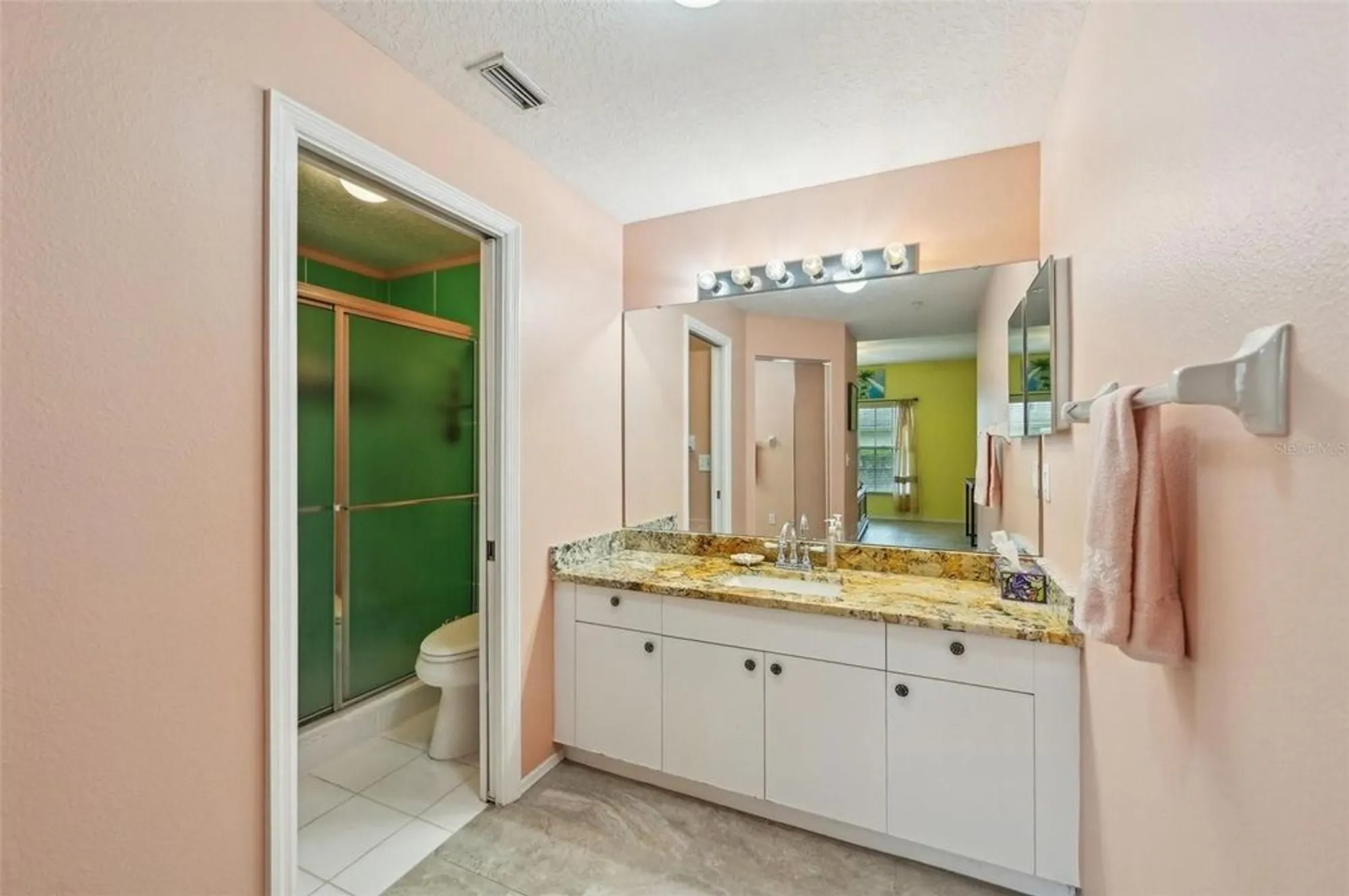 Property Slideshow image 21 of 26 | 6330 green oak cir, Bradenton, FL, 34203