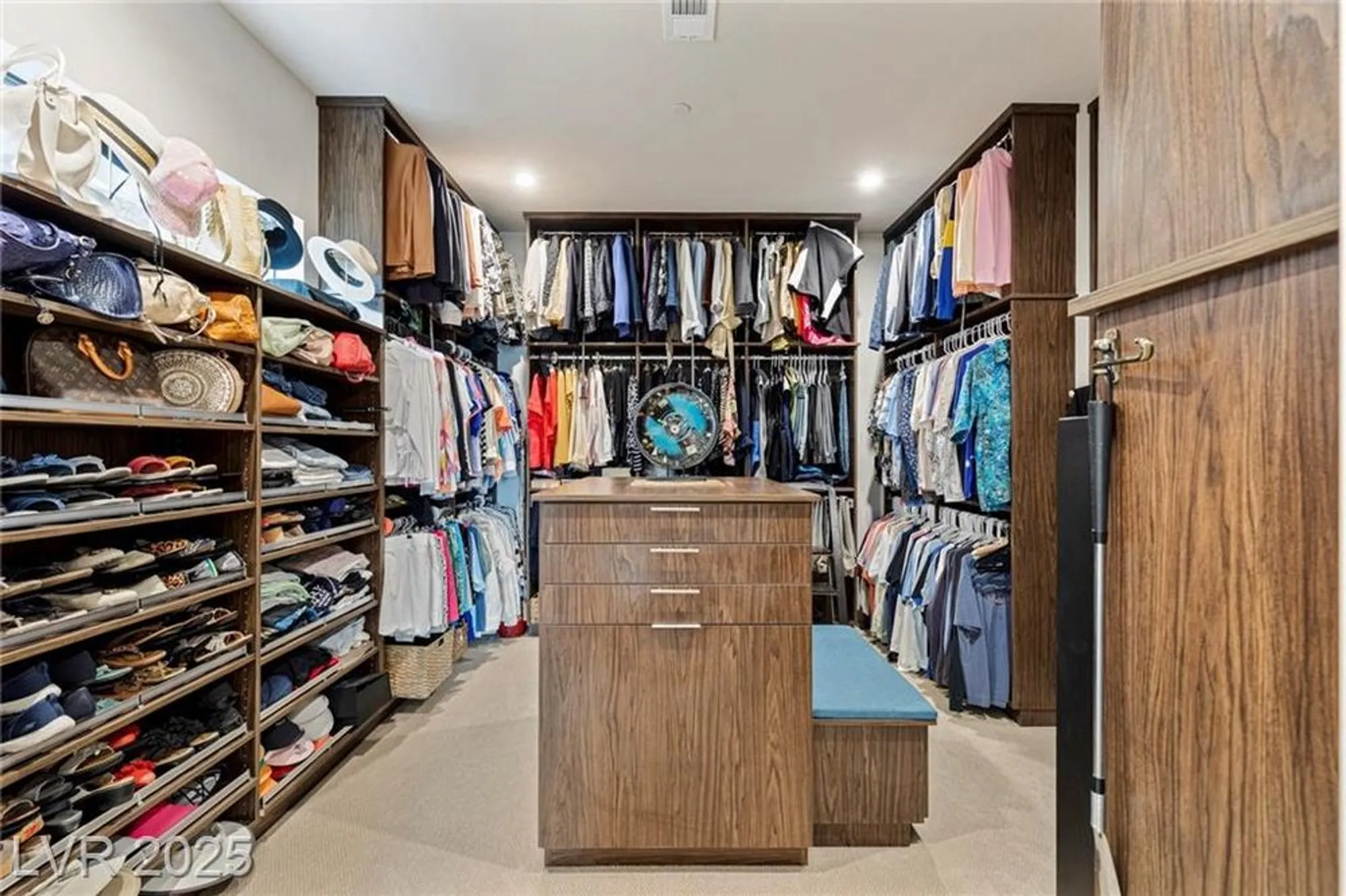 Property Slideshow image 22 of 85 | 53 falling ridge ln, Henderson, NV, 89011