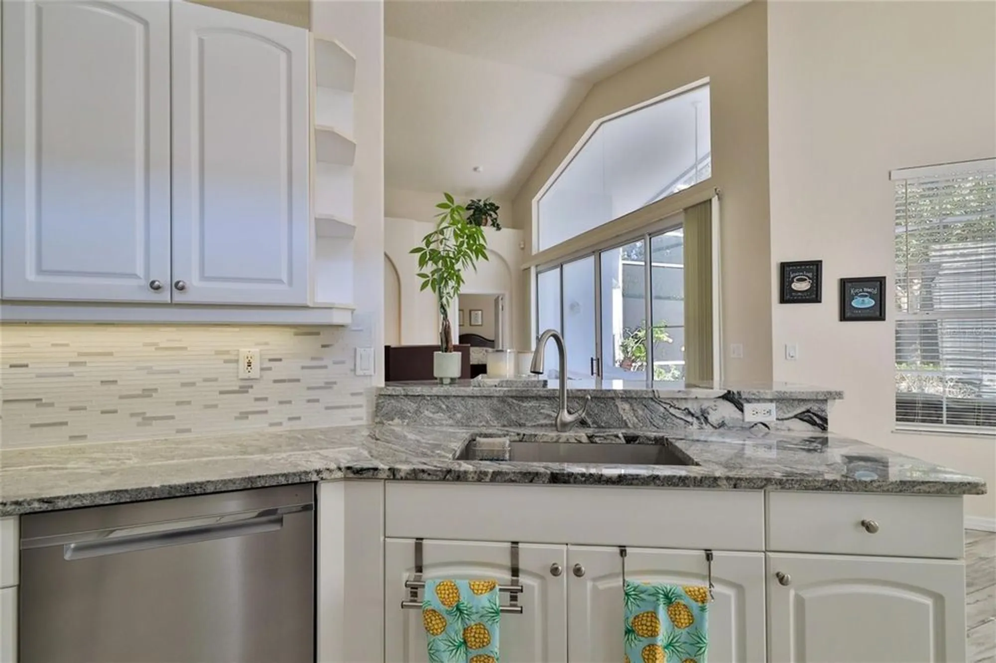 Property Slideshow image 18 of 34 | 3341 glenshane way, Ormond Beach, FL, 32174