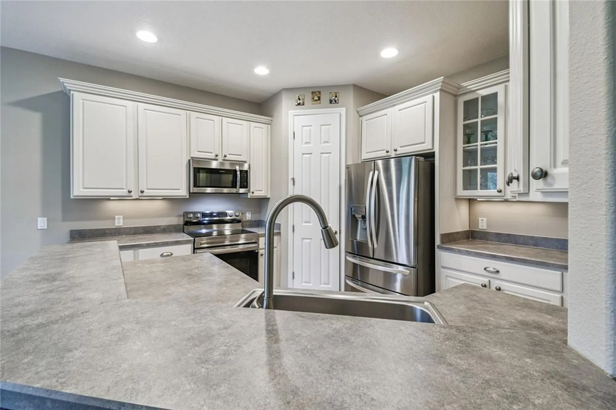 Property Slideshow image 14 of 60 | 107 los gatos pl, Poinciana, FL, 34759