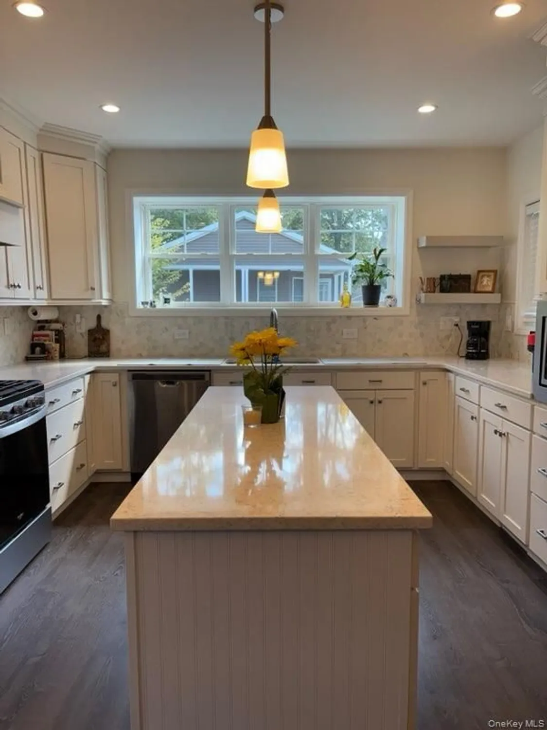 Property Slideshow image 5 of 19 | 1661 old country rd unit 563, Riverhead, NY, 11901