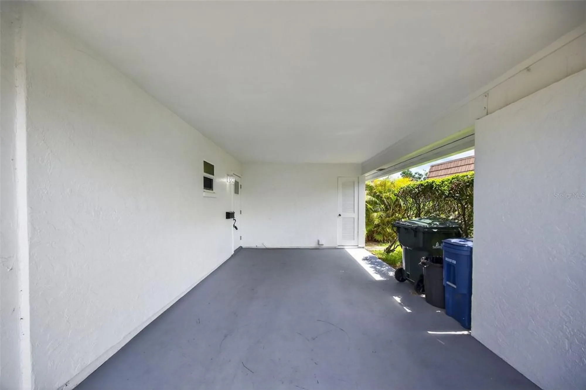 Property Slideshow image 20 of 34 | 2733 riverbluff pl v57, Sarasota, FL, 34231