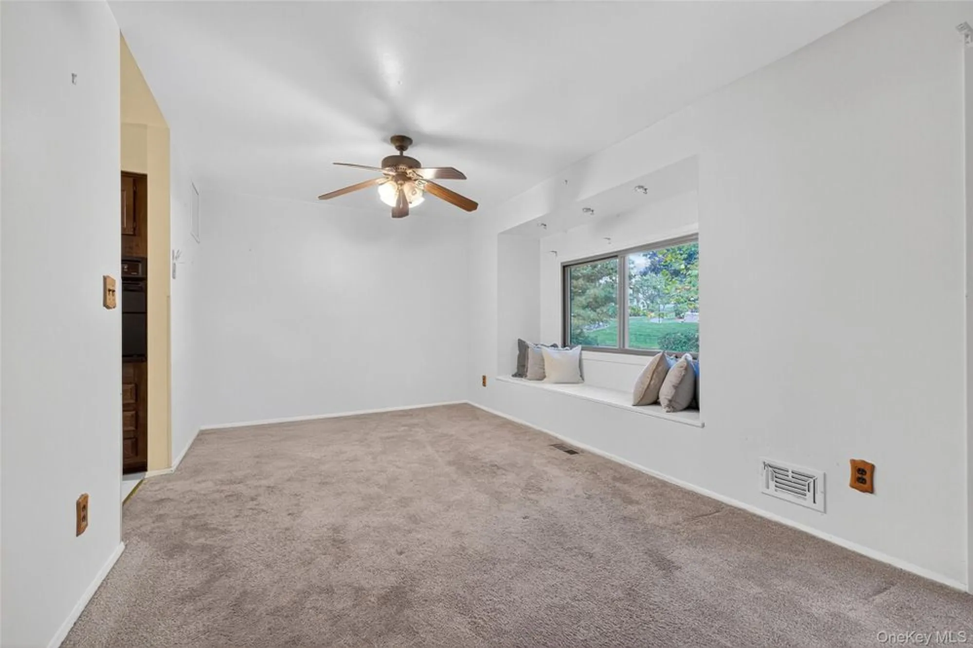 Property Slideshow image 4 of 17 | 45 jefferson oval d, Yorktown Heights, NY, 10598