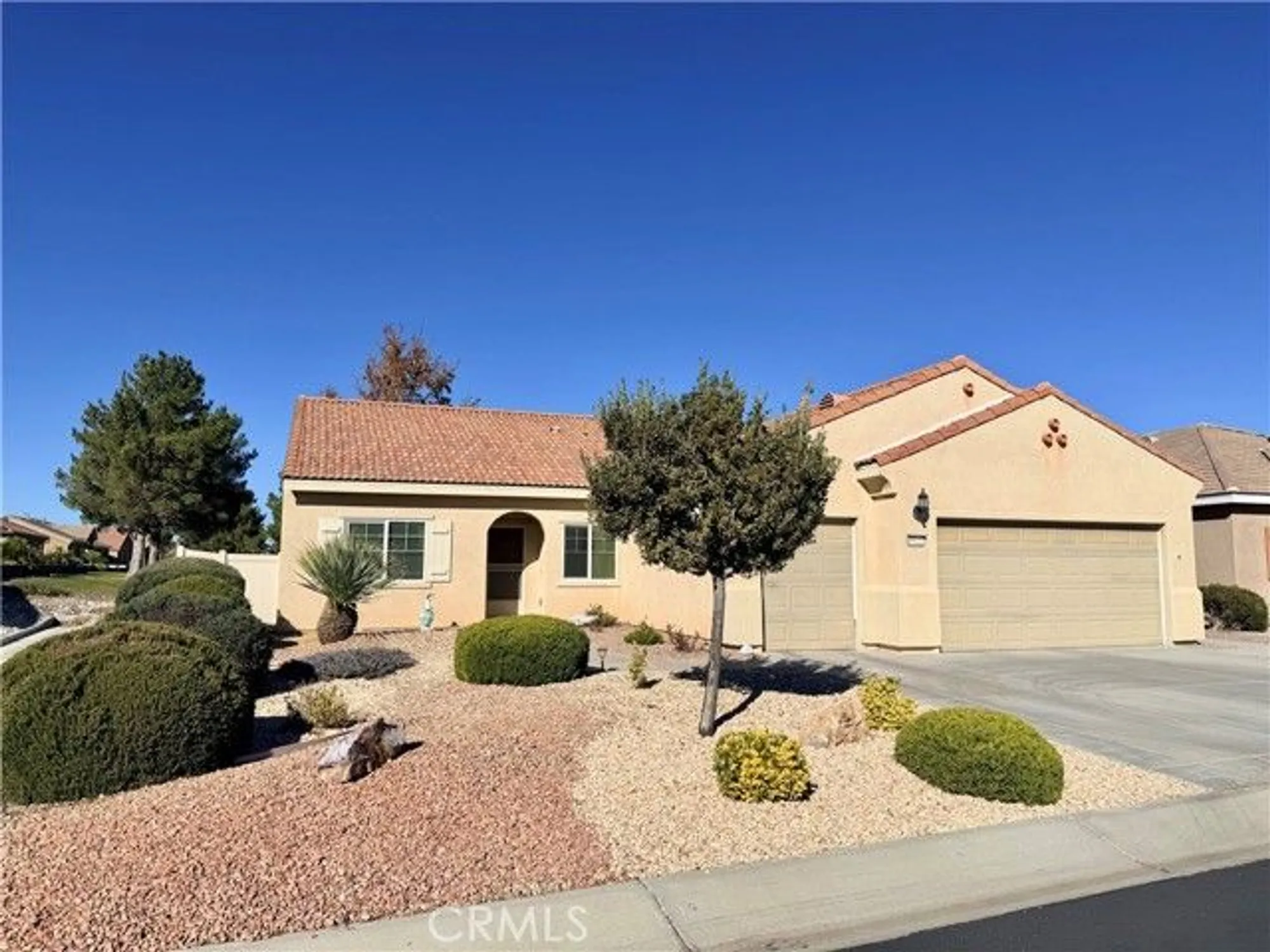 Property Slideshow image 2 of 30 | 19422 royal oaks rd, Apple Valley, CA, 92308