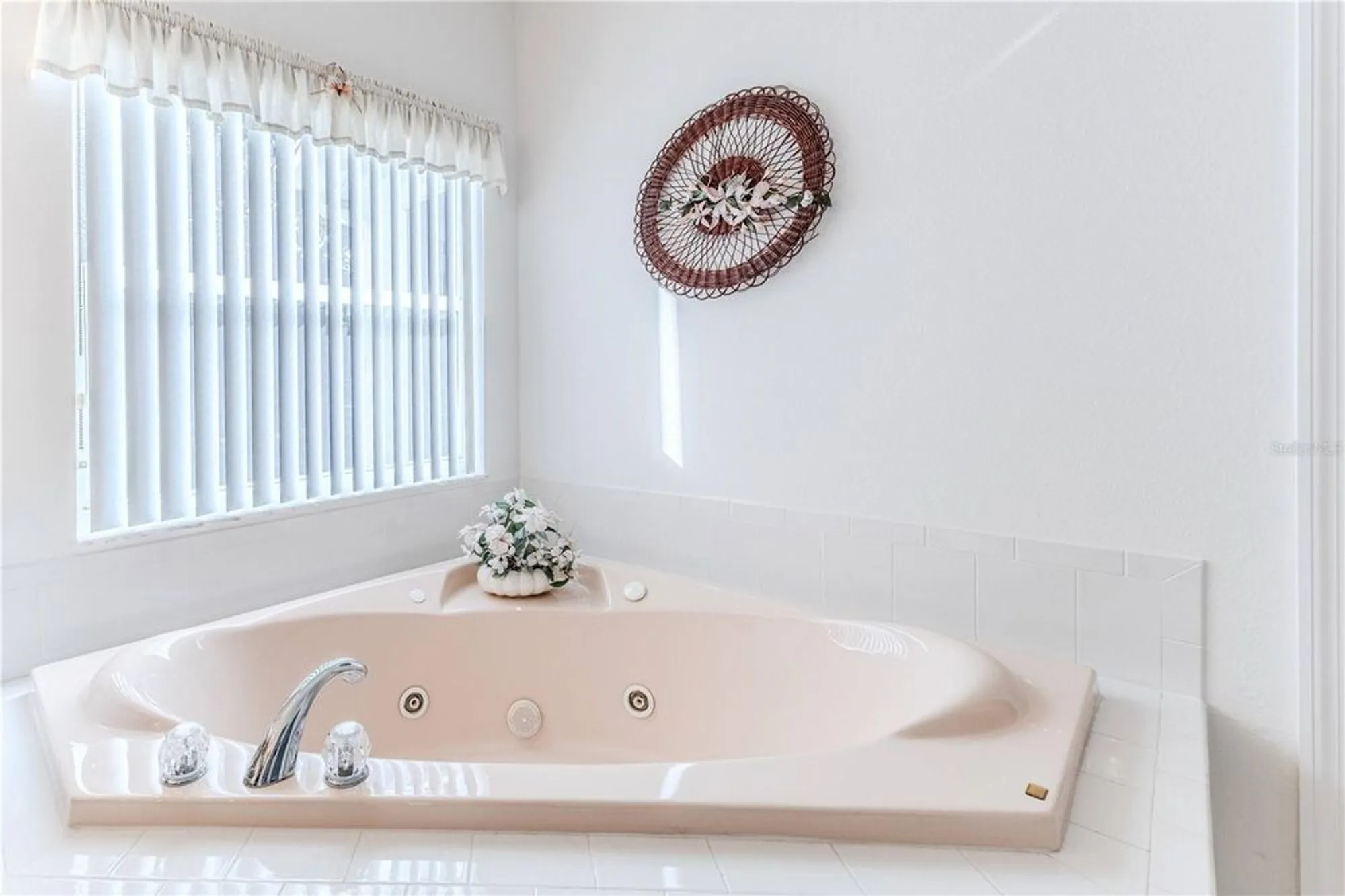 Property Slideshow image 18 of 64 | 432 mistwood ct, Spring Hill, FL, 34609