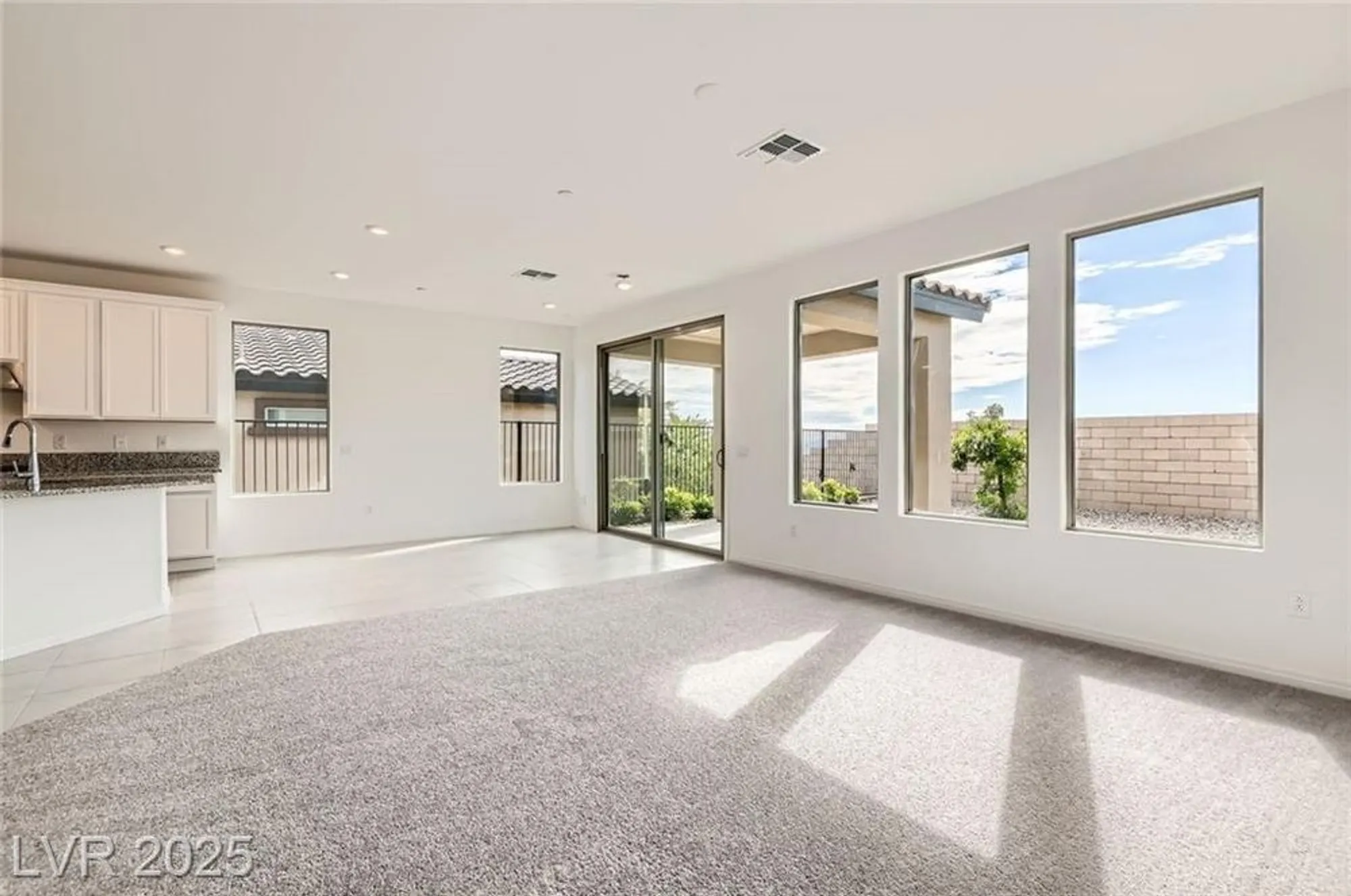 Property Slideshow image 9 of 29 | 58 sun lily ln, Henderson, NV, 89011