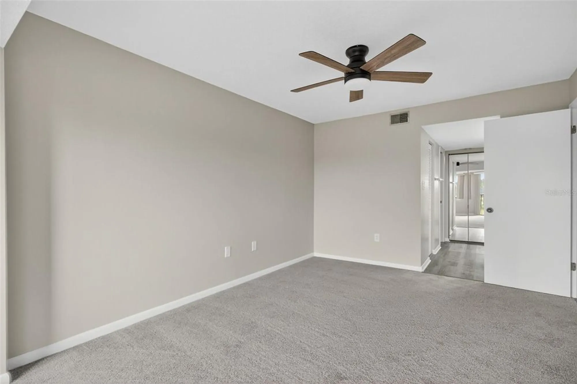 Property Slideshow image 18 of 37 | 1933 golfview dr # 1933, Tarpon Springs, FL, 34689