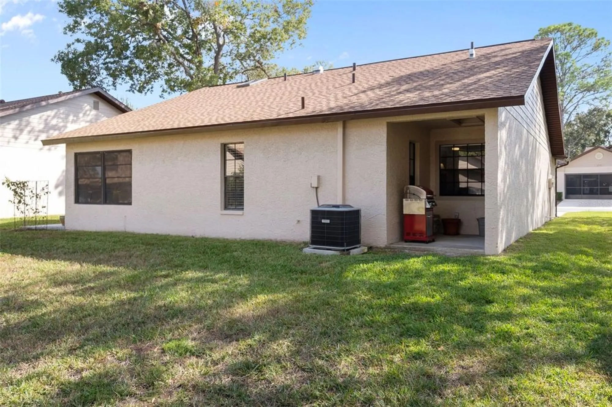 Property Slideshow image 41 of 65 | 6732 oak cluster cir, Spring Hill, FL, 34606