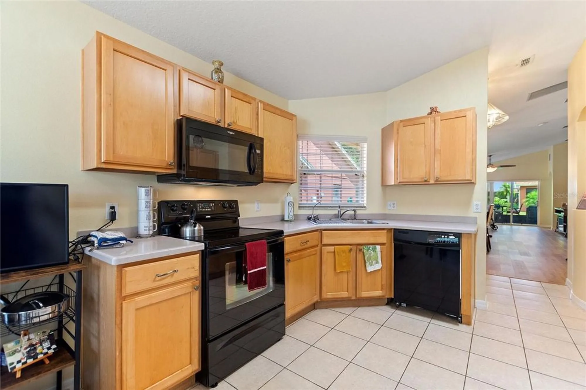 Property Slideshow image 13 of 49 | 504 millifiora ln, Kissimmee, FL, 34759