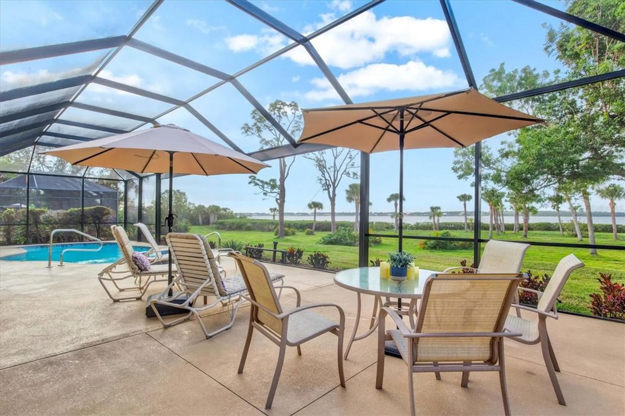 Property Slideshow image 38 of 91 | 14026 royal pointe dr, Port Charlotte, FL, 33953
