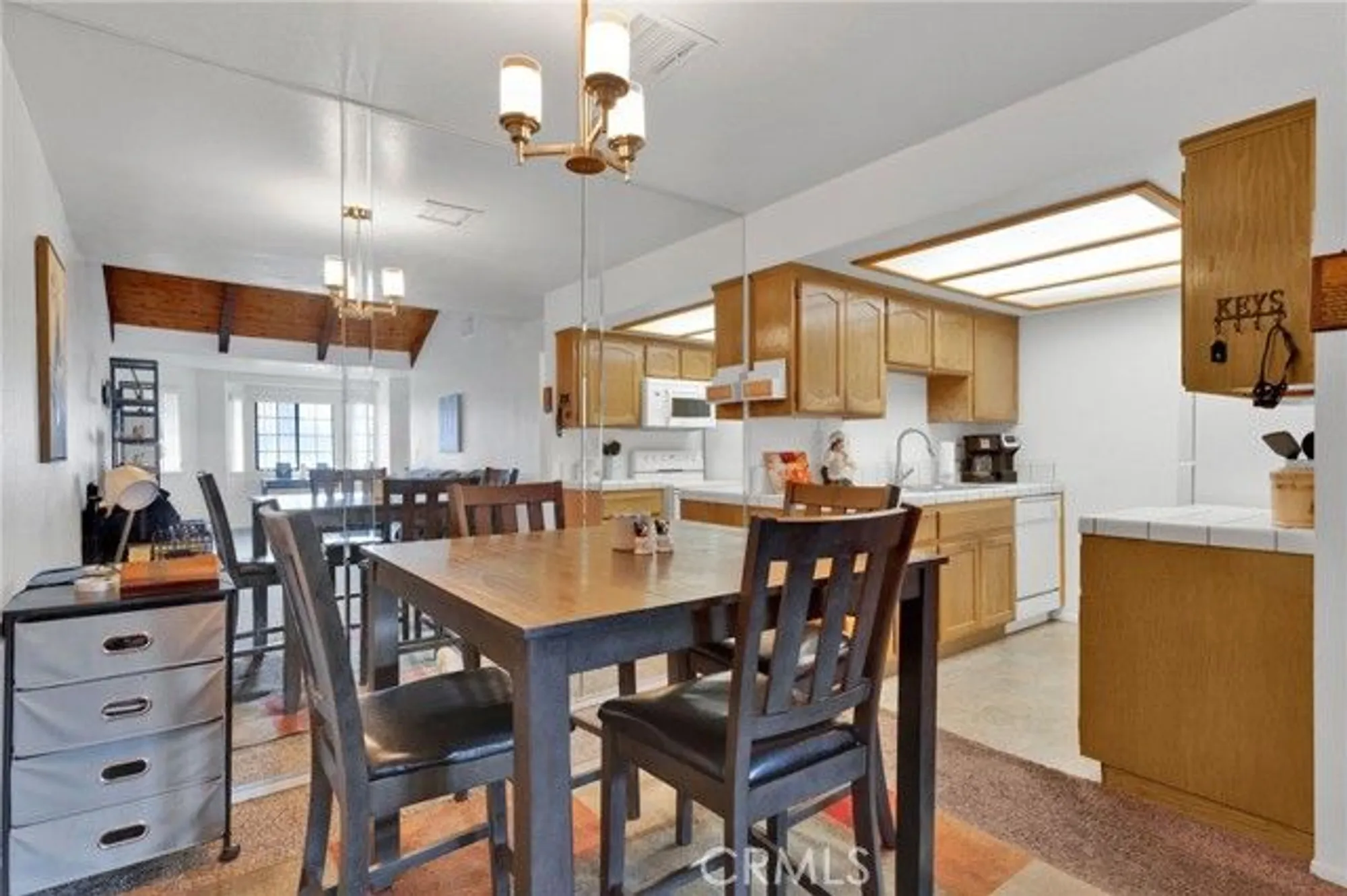 Property Slideshow image 13 of 36 | 19175 elm dr, Apple Valley, CA, 92308