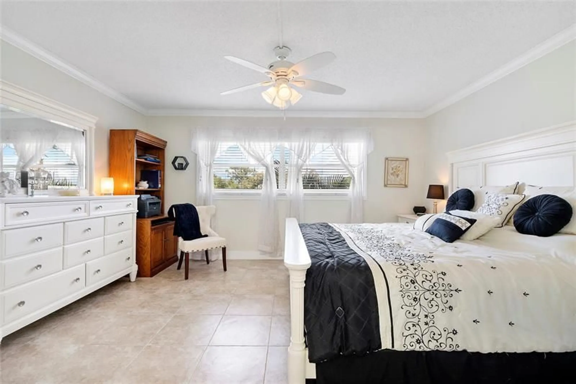 Property Slideshow image 11 of 31 | 7807 golf circle dr 211, Margate, FL, 33063