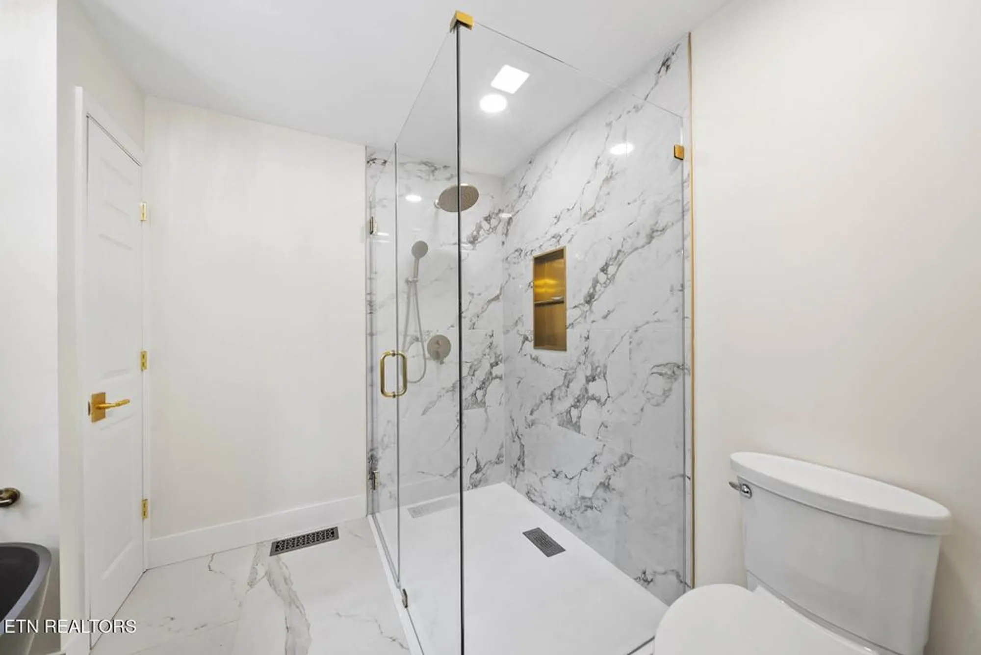 Property Slideshow image 20 of 24 | 119 juniper dr, Crossville, TN, 38558