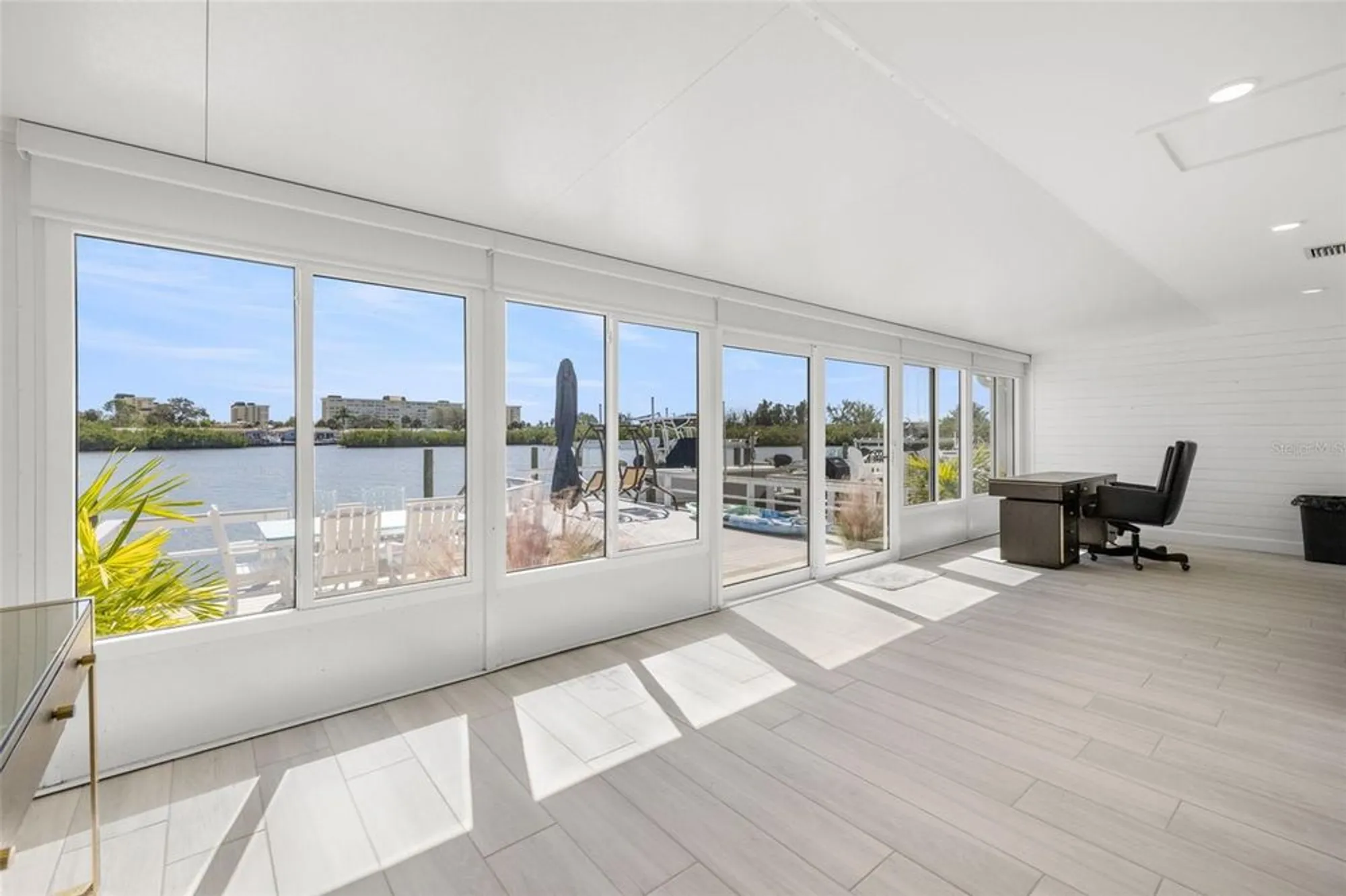 Property Slideshow image 10 of 67 | 328 boca ciega point blvd s, St Petersburg, FL, 33708