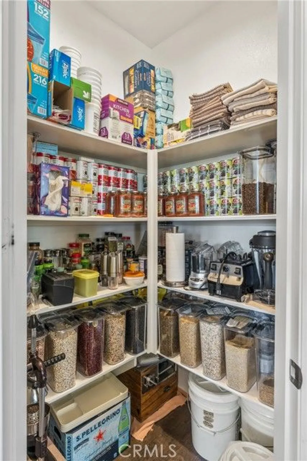 Property Slideshow image 19 of 71 | 11636 cascade st, Apple Valley, CA, 92308