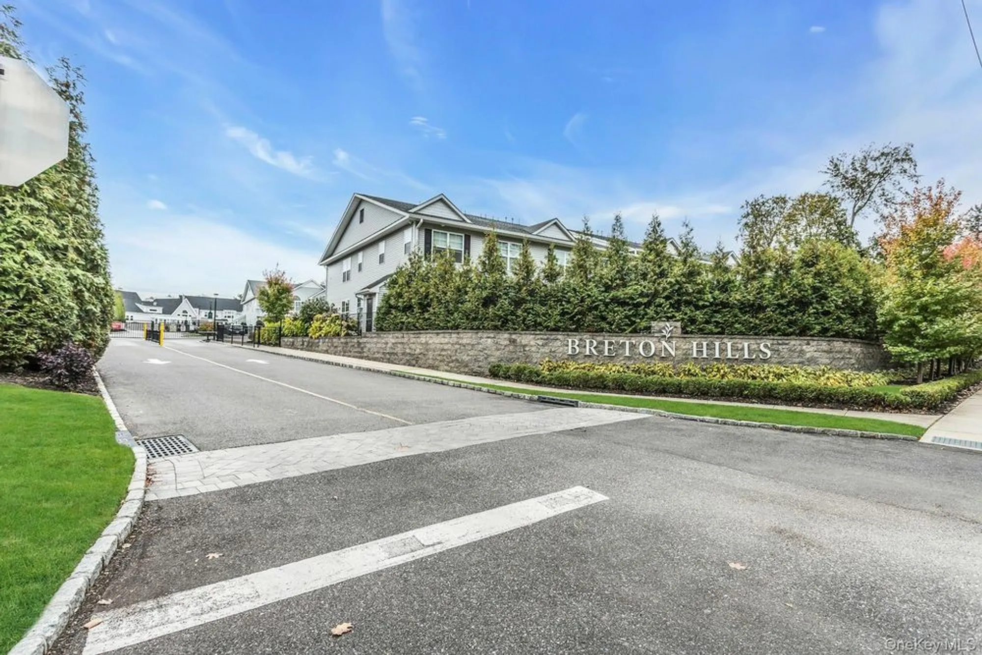 Property Slideshow image 1 of 19 | 512 breton way, Glen Cove, NY, 11542