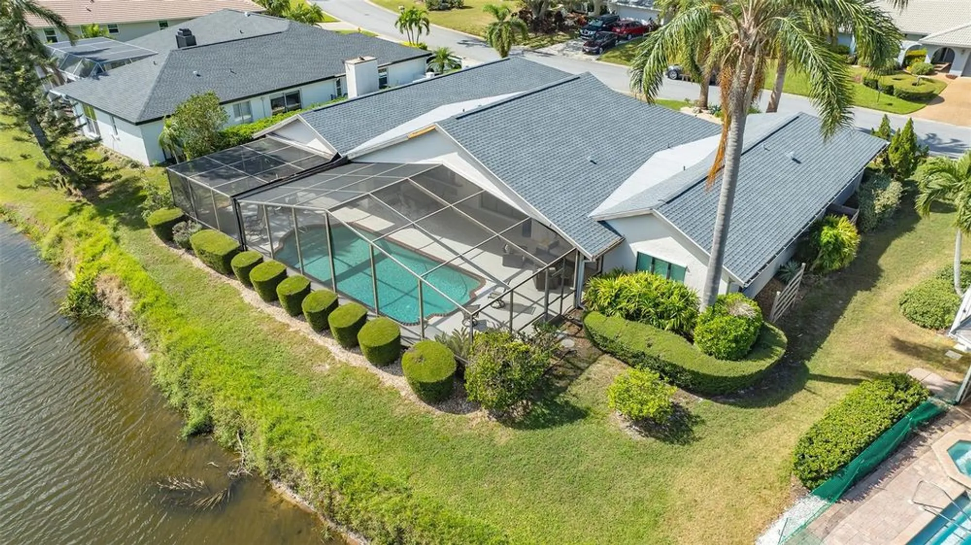 Property Slideshow image 56 of 87 | 5692 country lakes dr, Sarasota, FL, 34243